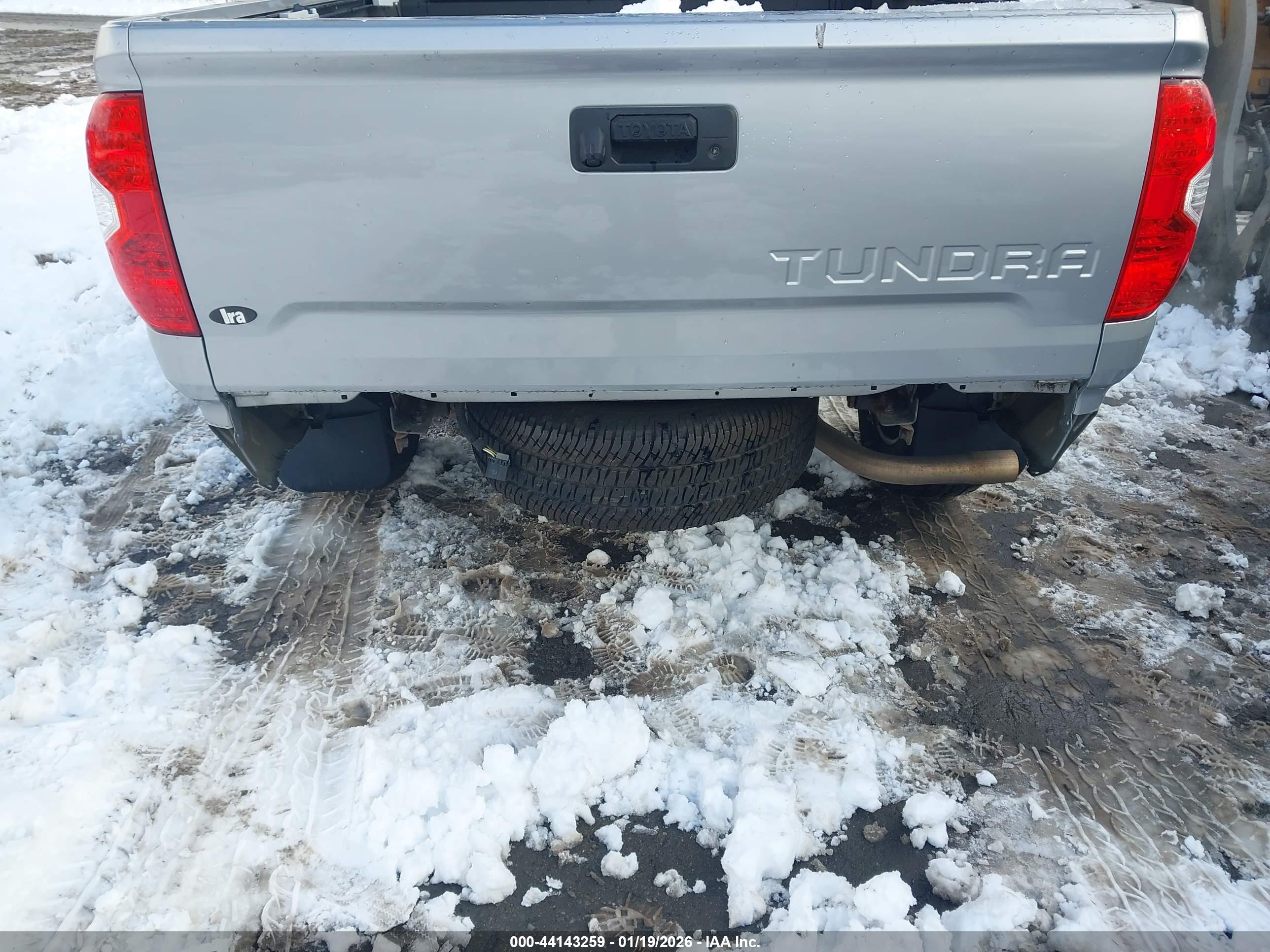 TOYOTA TUNDRA image 6