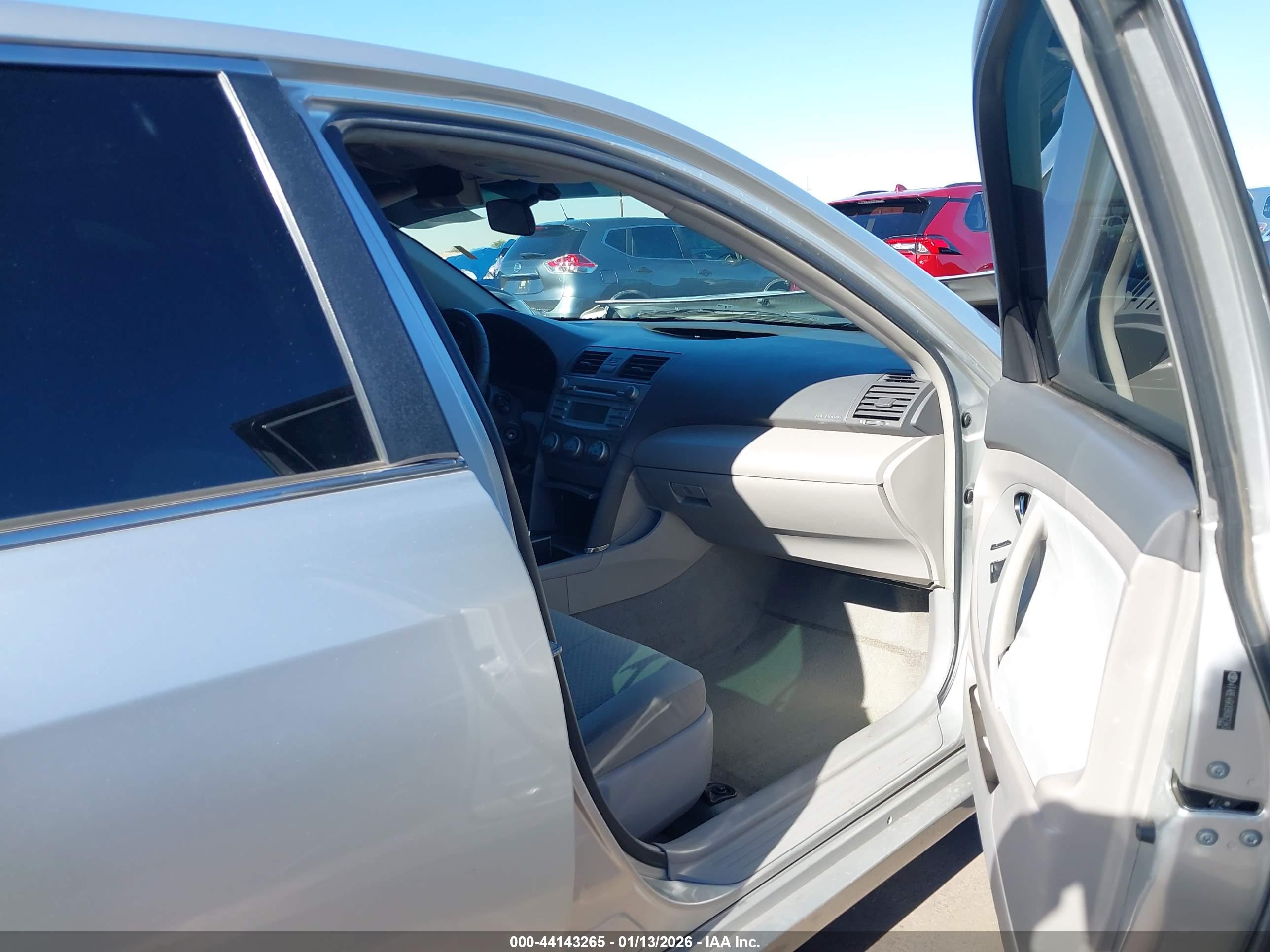 TOYOTA CAMRY image 5