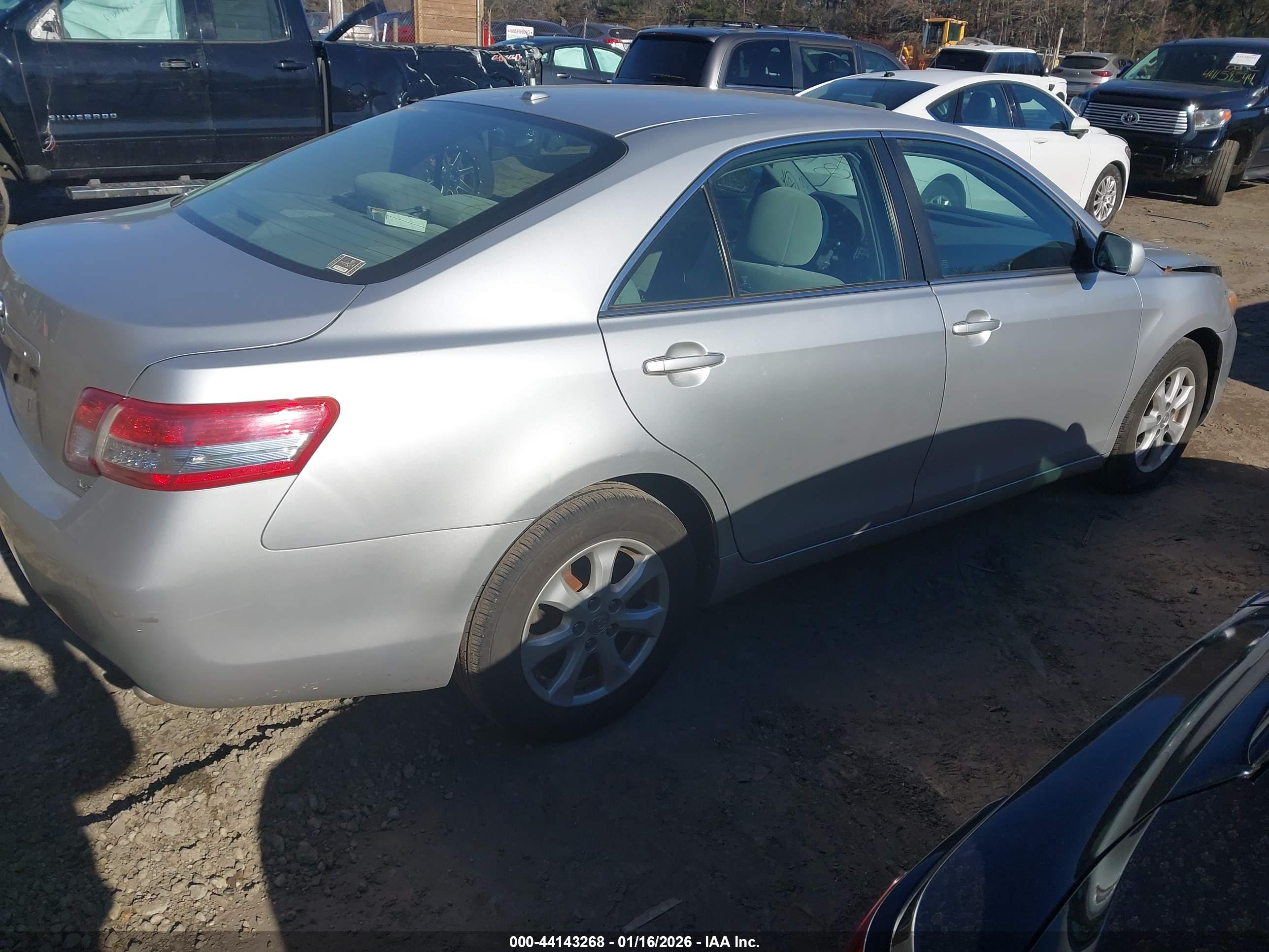 TOYOTA CAMRY image 4