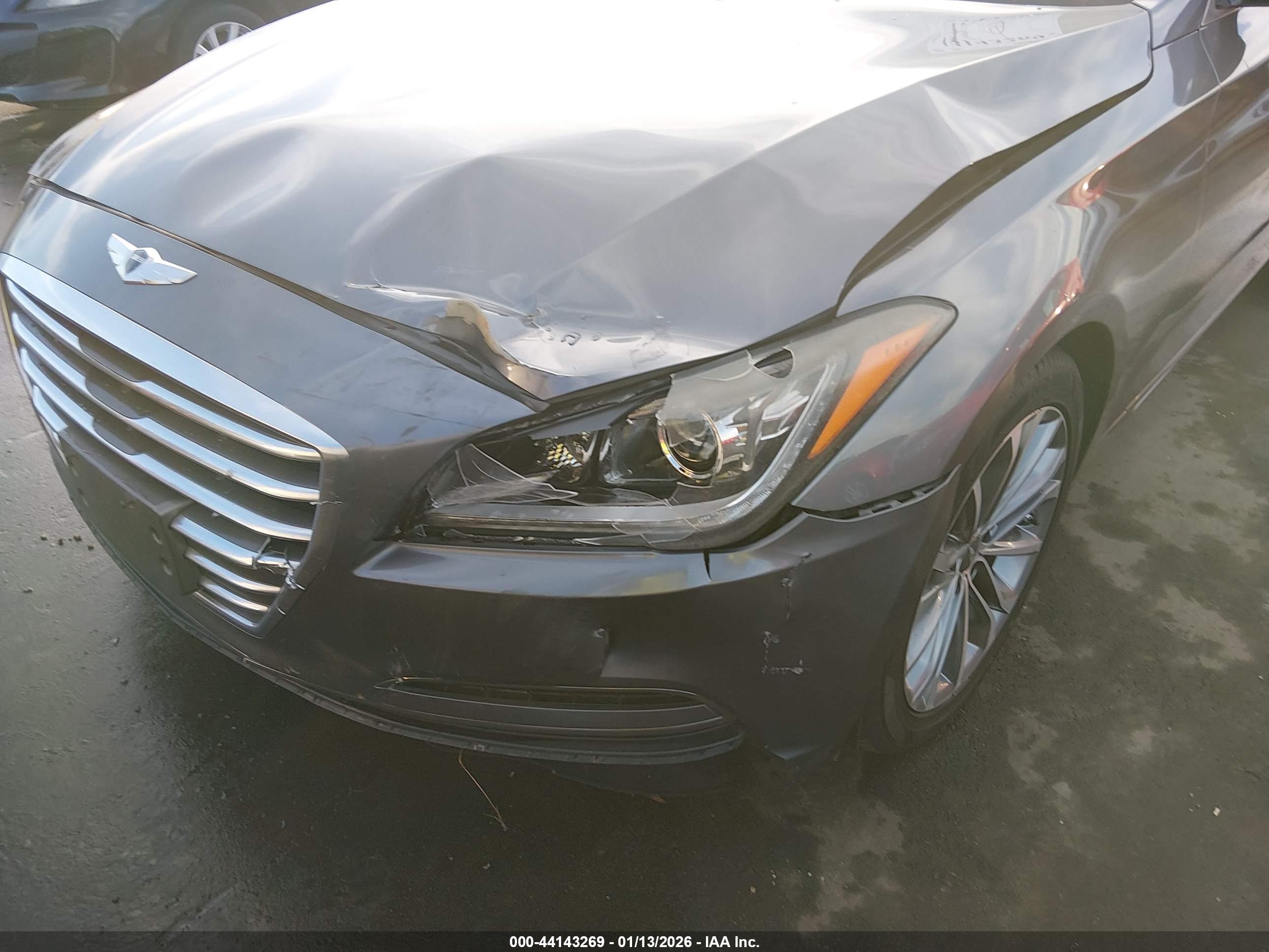 HYUNDAI GENESIS image 6