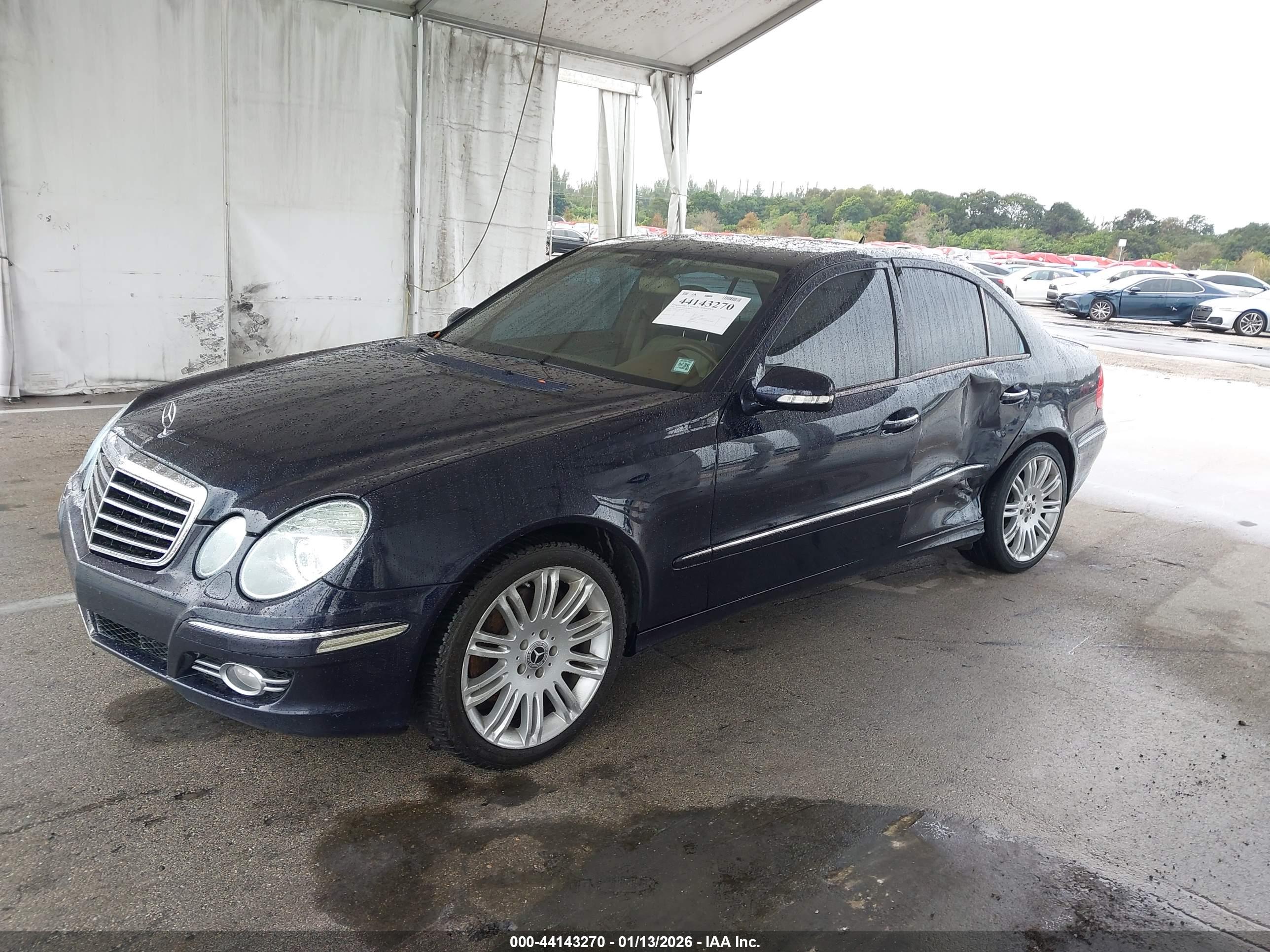 MERCEDES-BENZ E image 2
