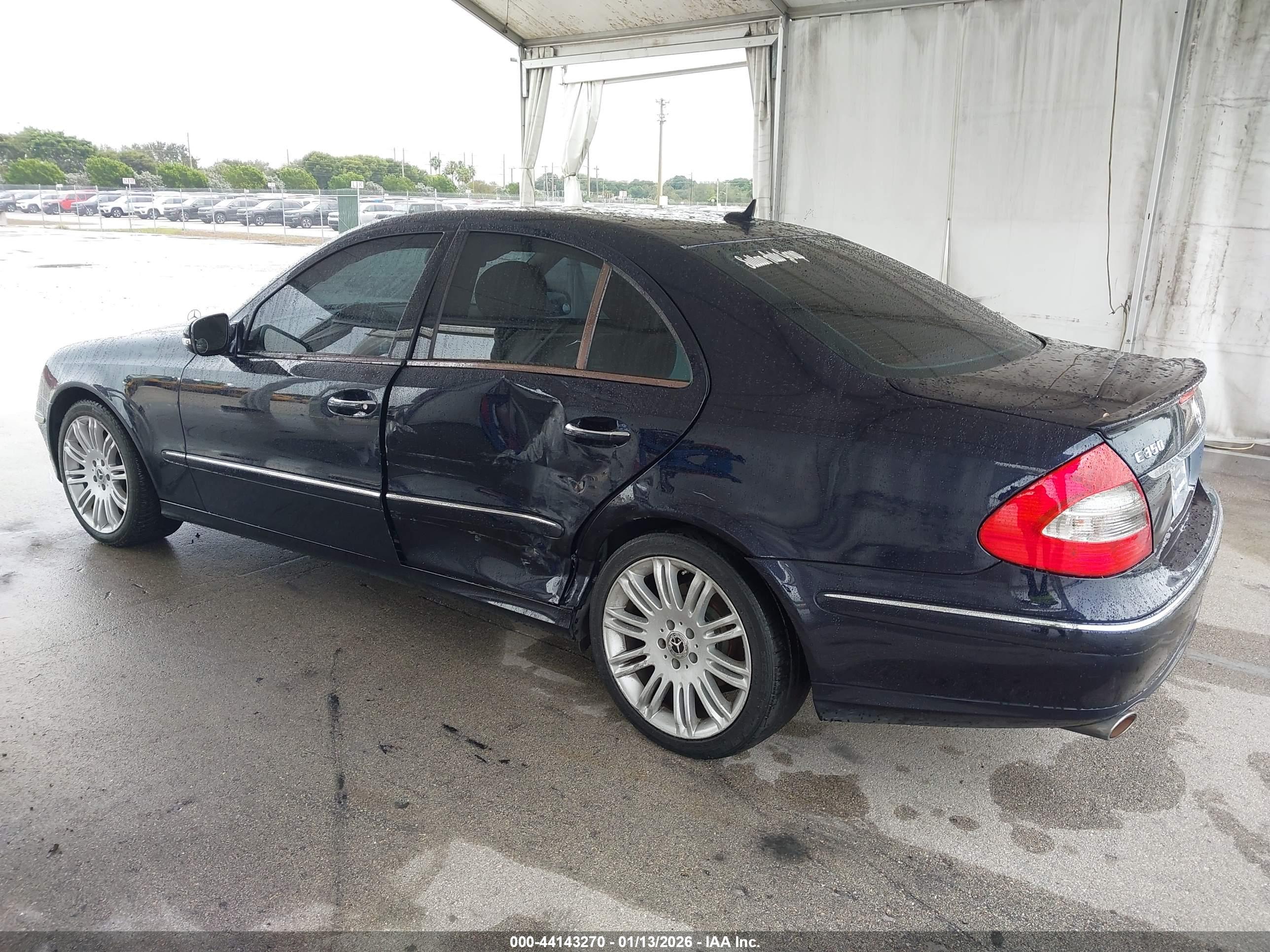 MERCEDES-BENZ E image 3
