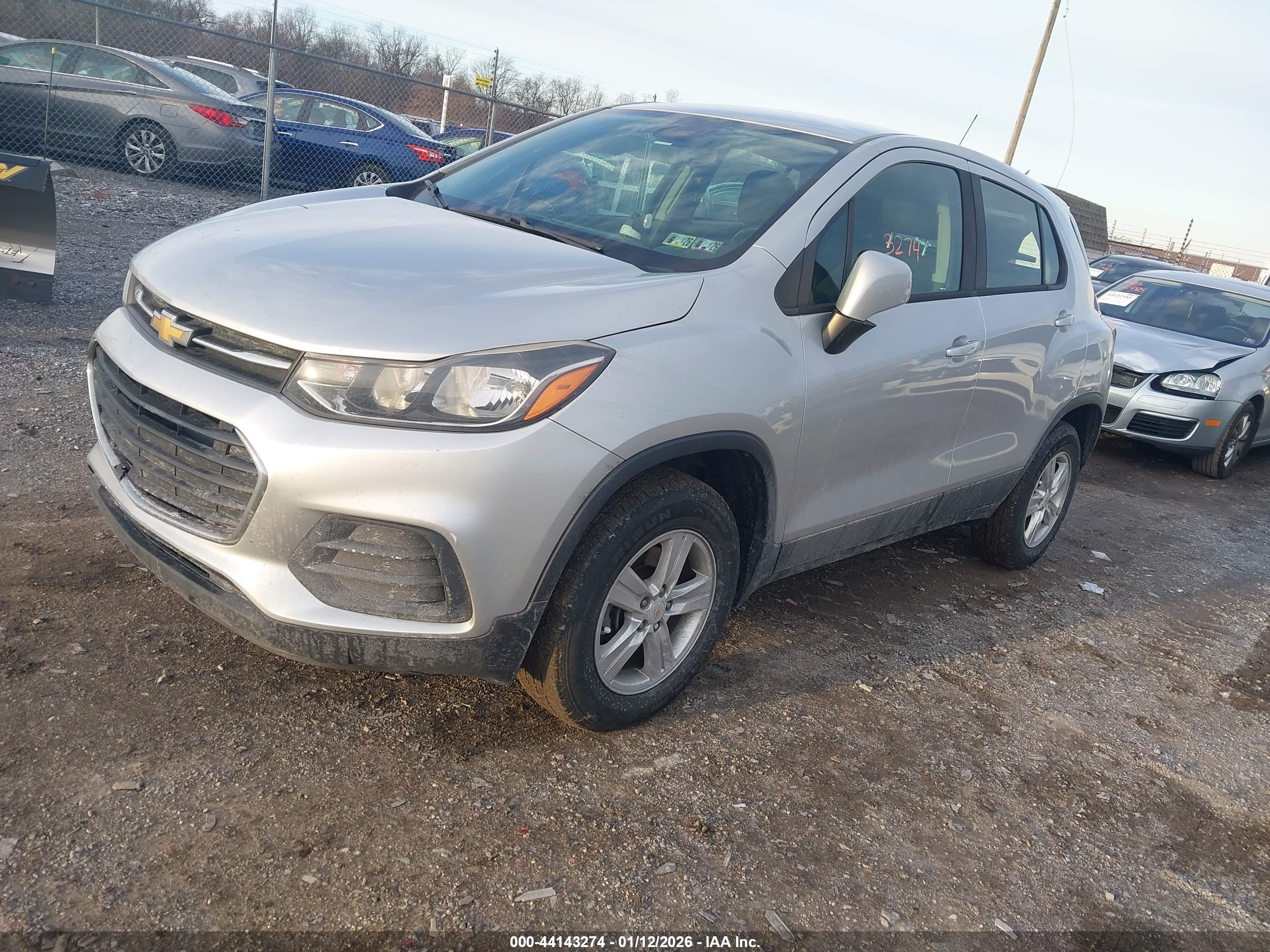 CHEVROLET TRAX image 2