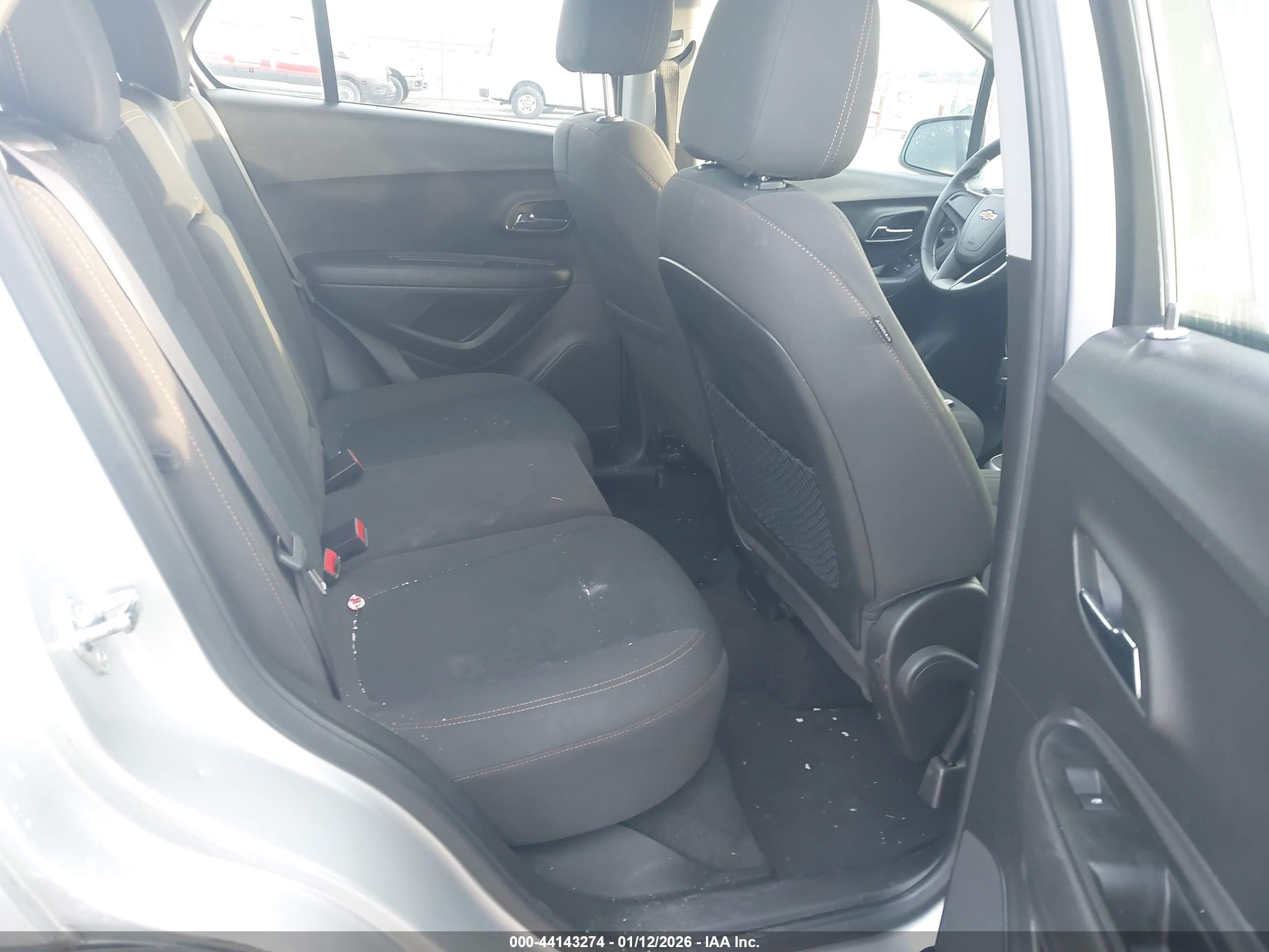 CHEVROLET TRAX image 8