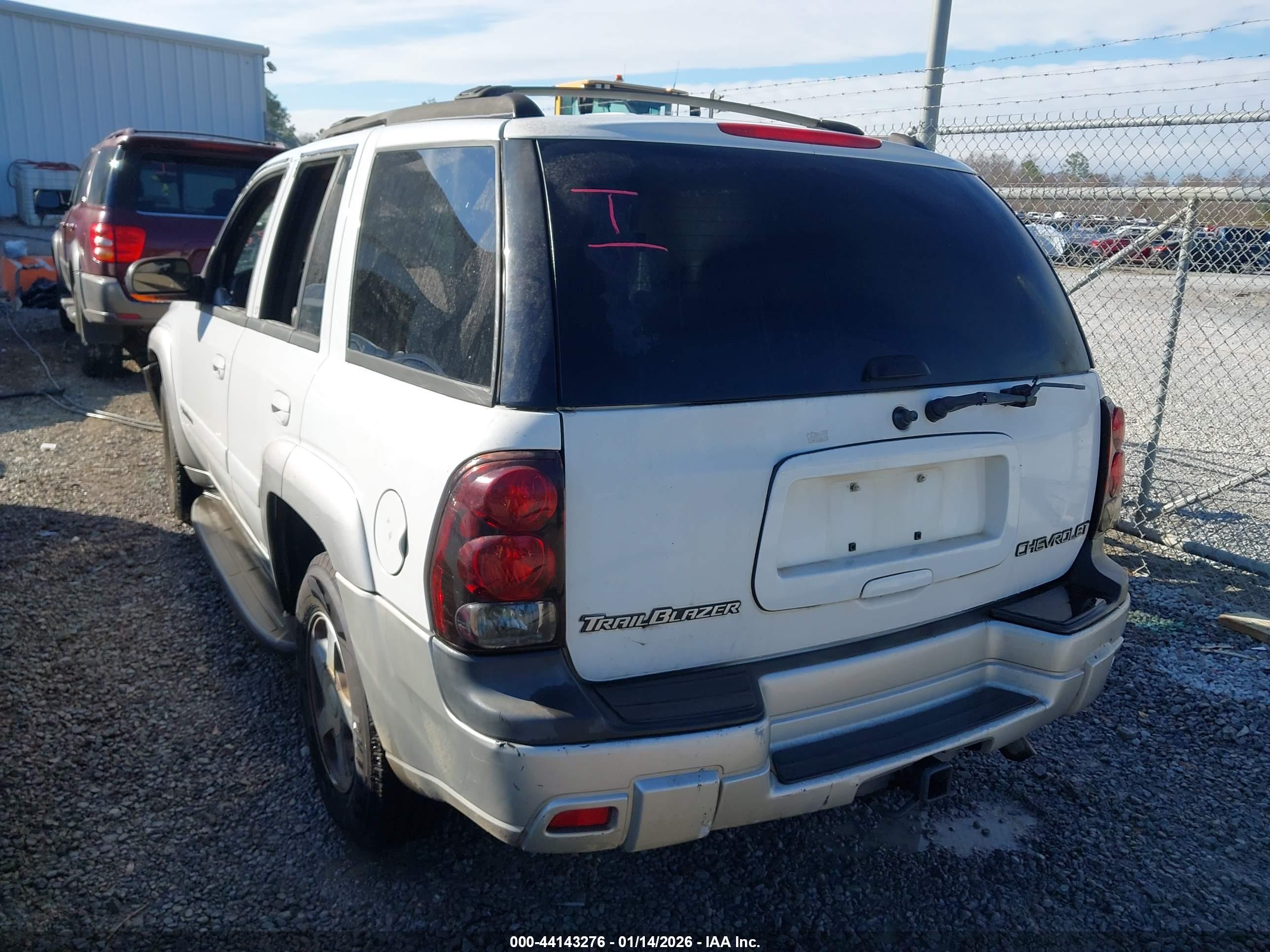 CHEVROLET TRAILBLAZER image 3