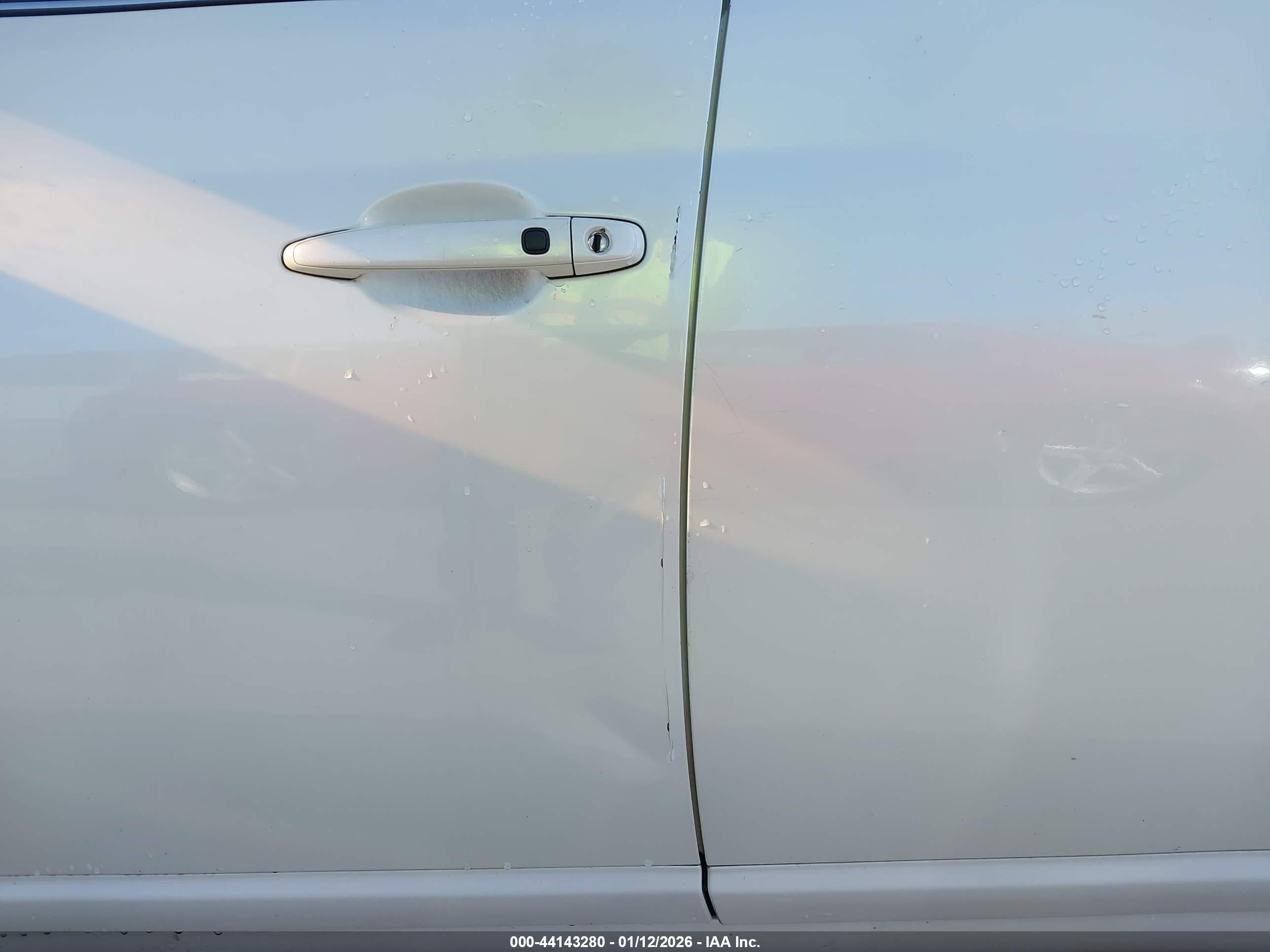 TOYOTA AVALON image 6