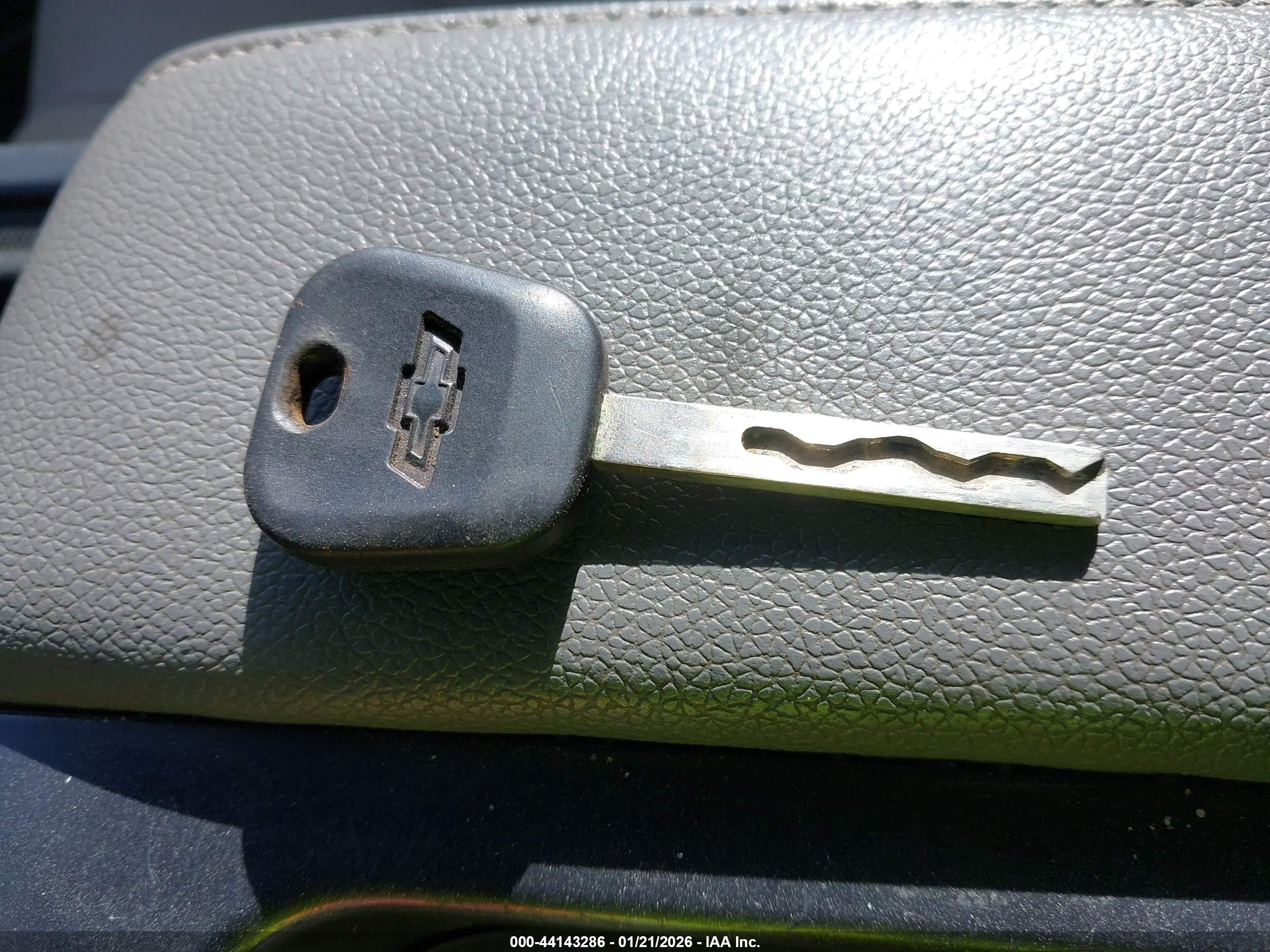 CHEVROLET SILVERADO image 11