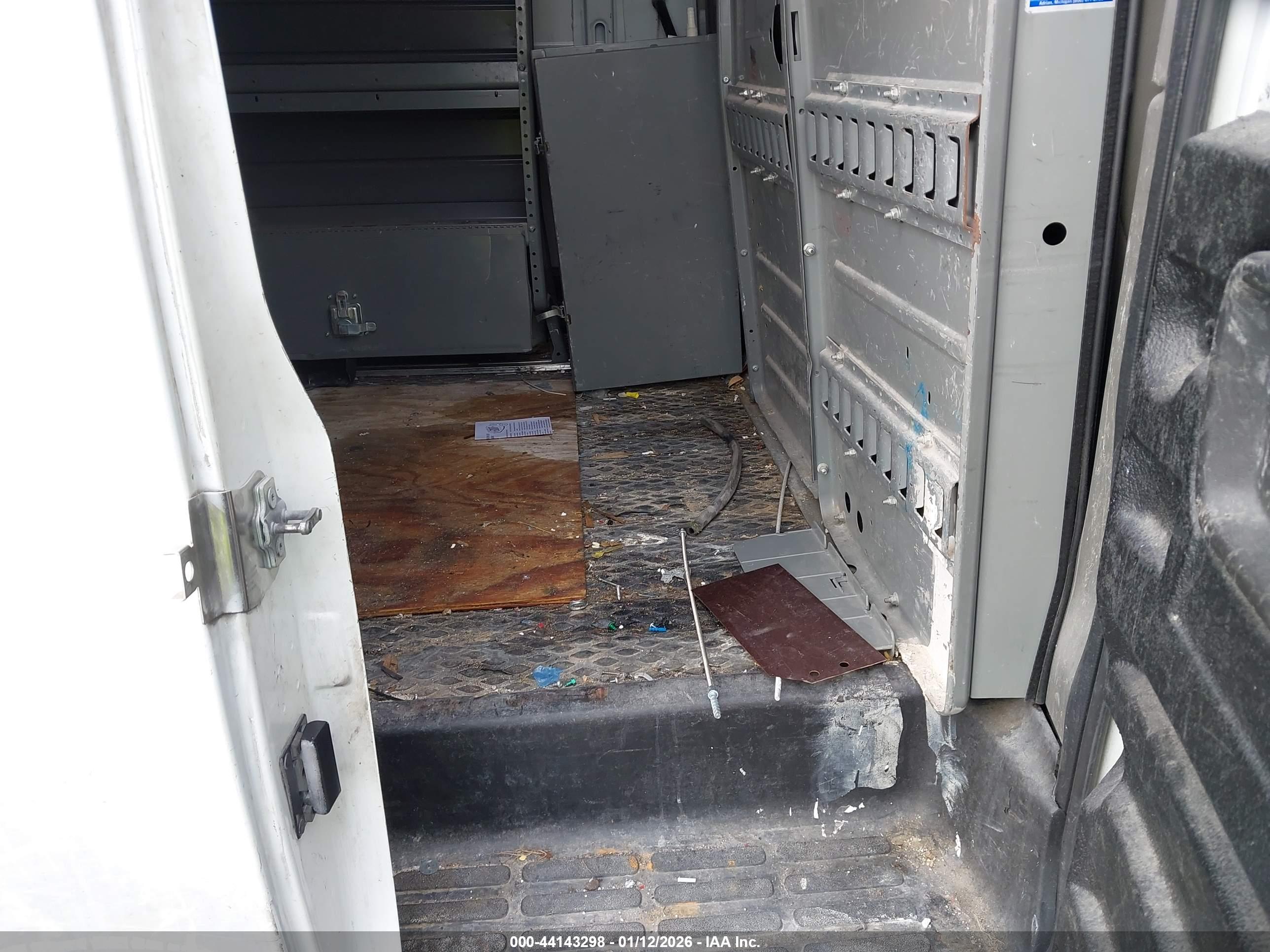 CHEVROLET EXPRESS image 8