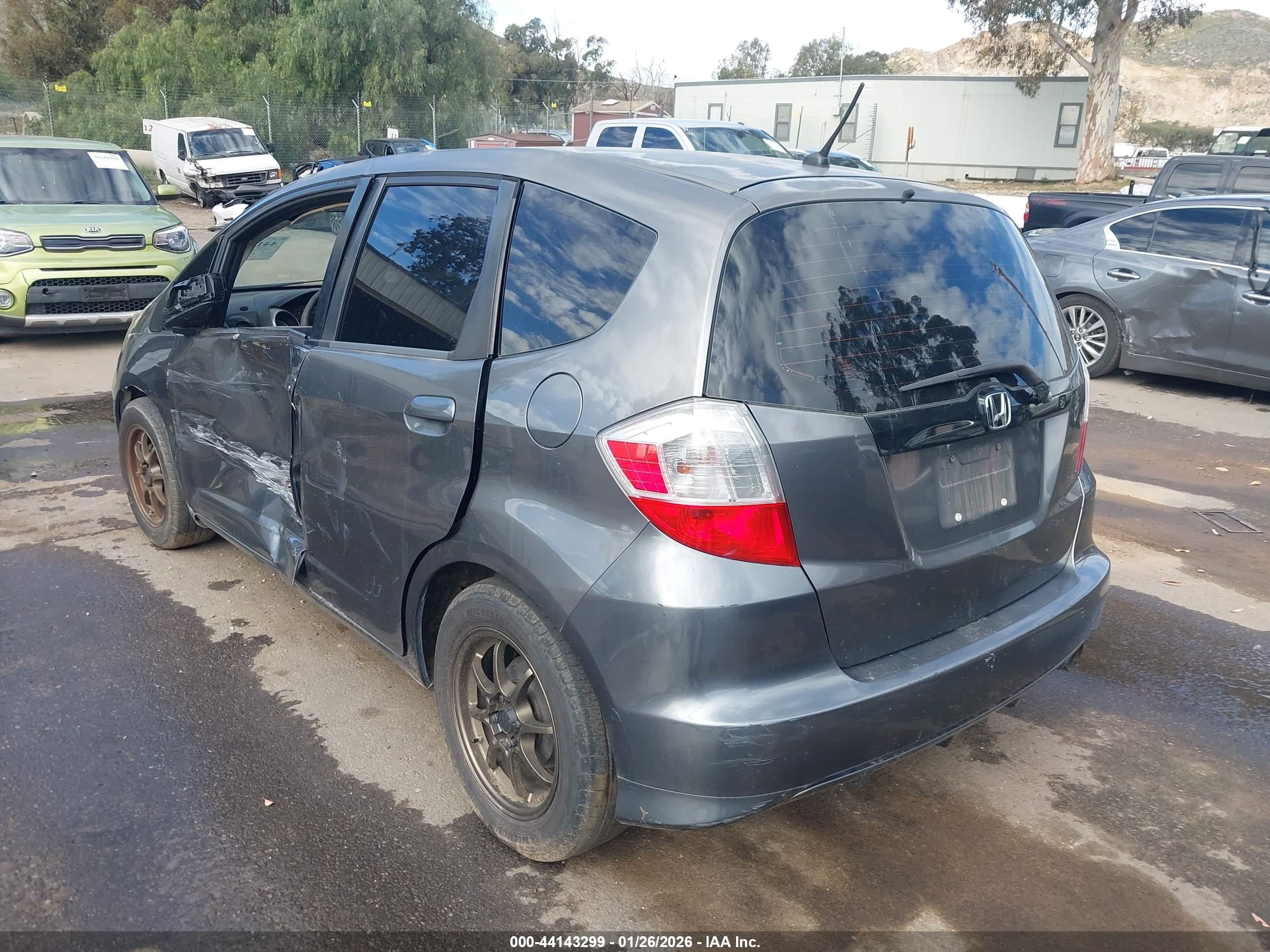 HONDA FIT image 3