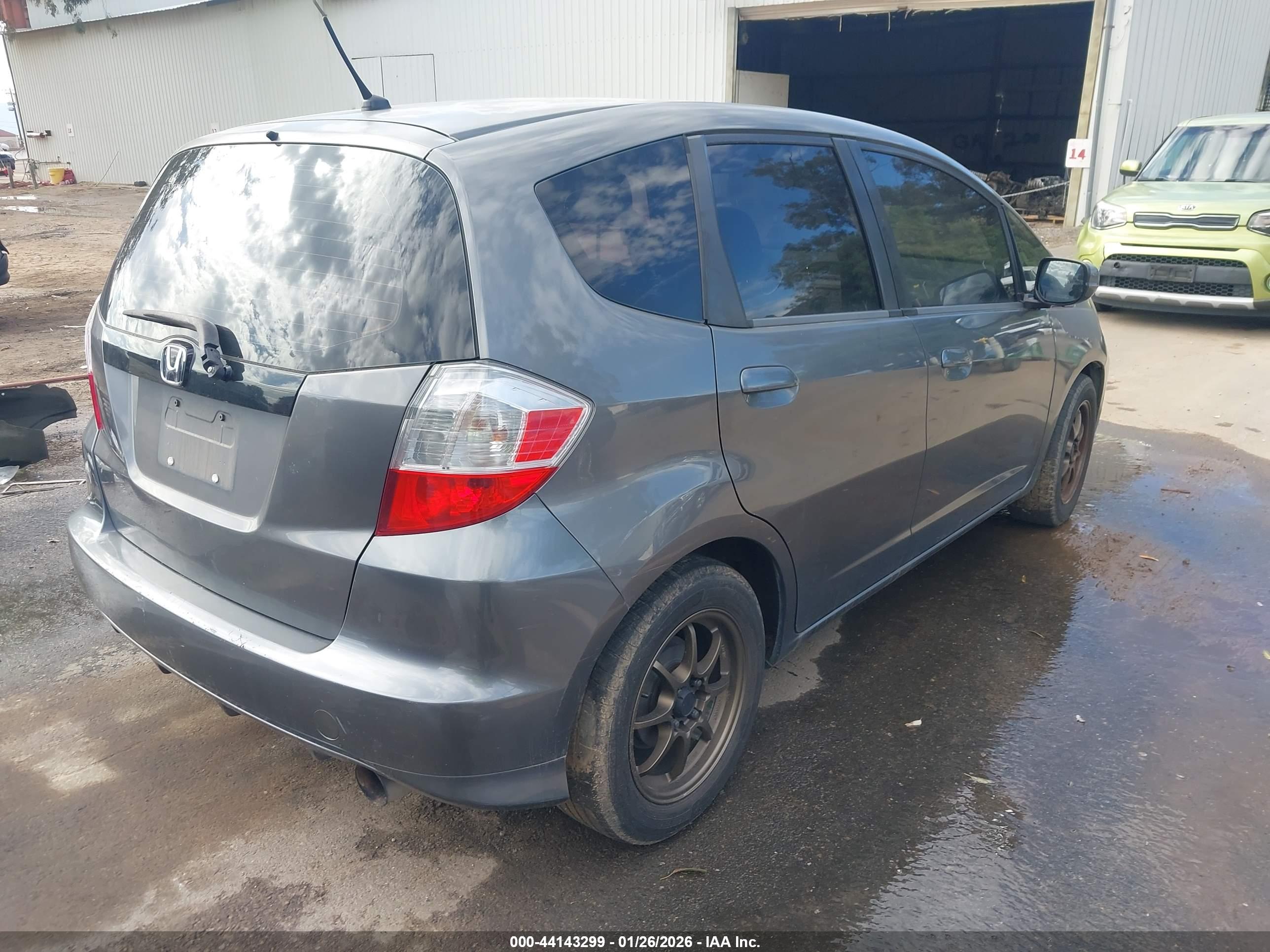 HONDA FIT image 4