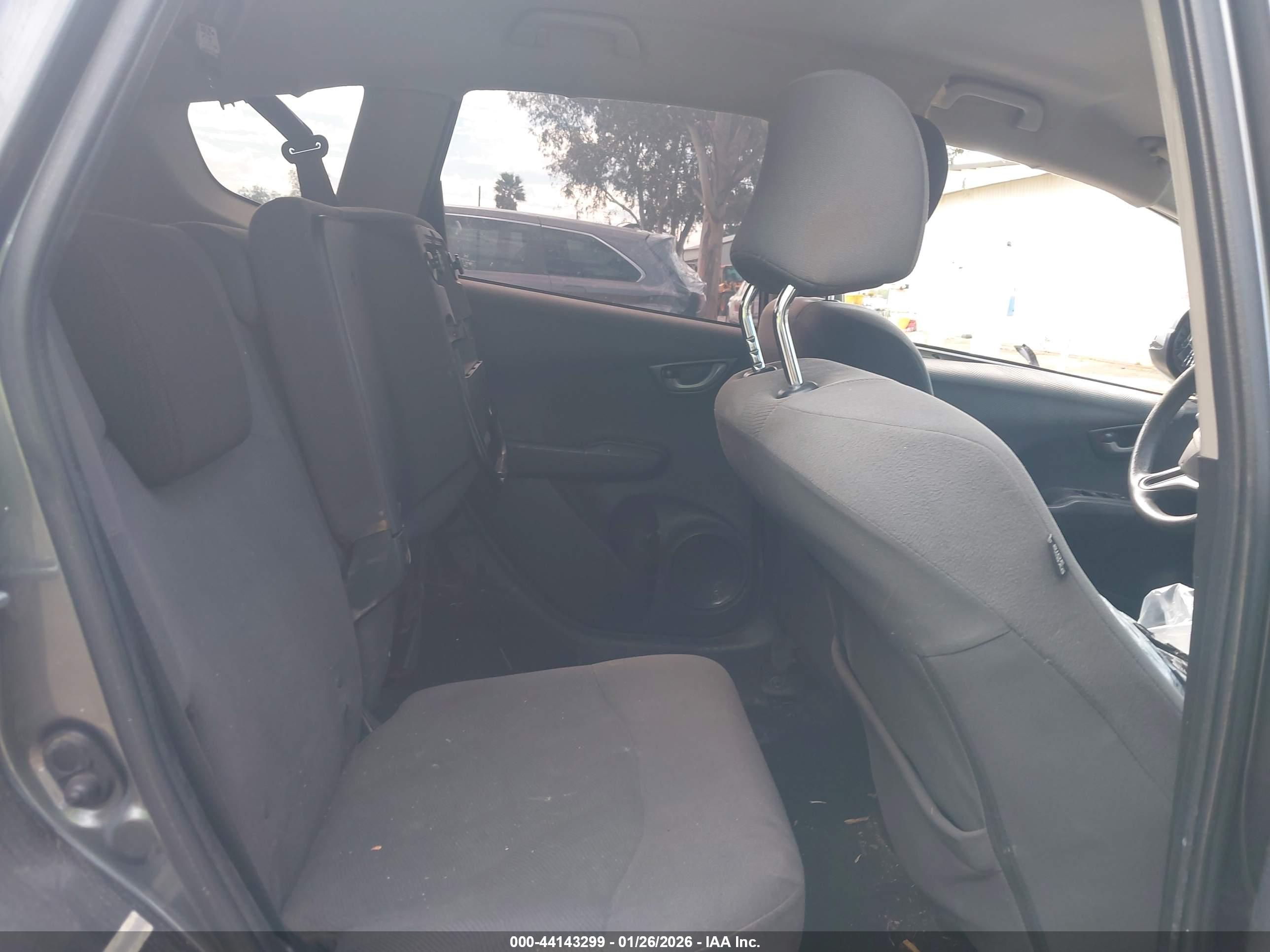 HONDA FIT image 8