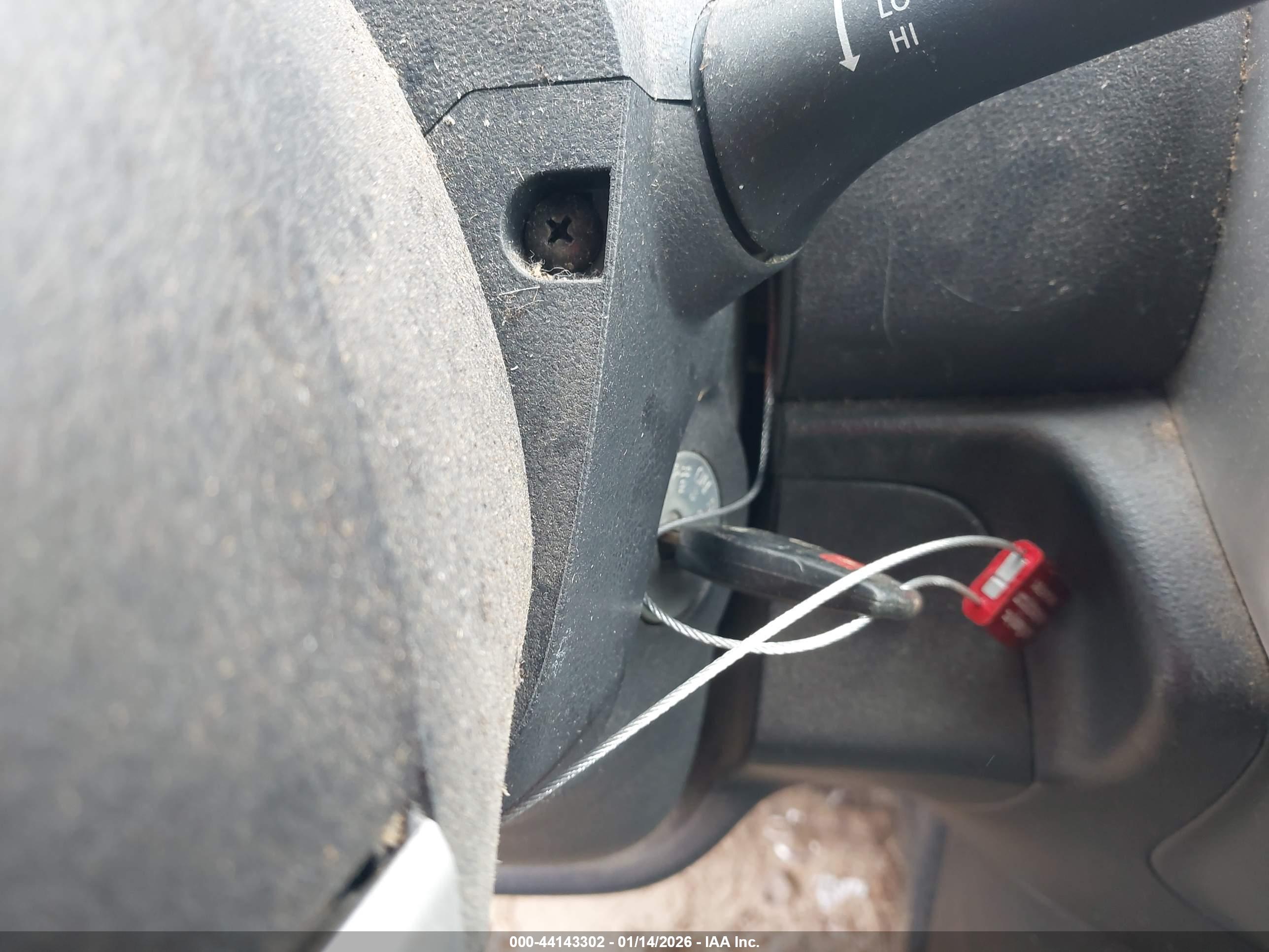 NISSAN VERSA image 11
