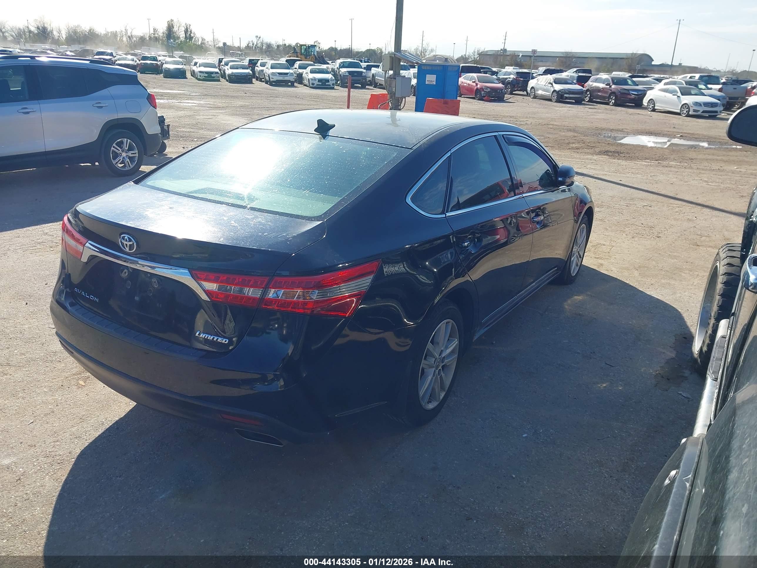 TOYOTA AVALON image 4