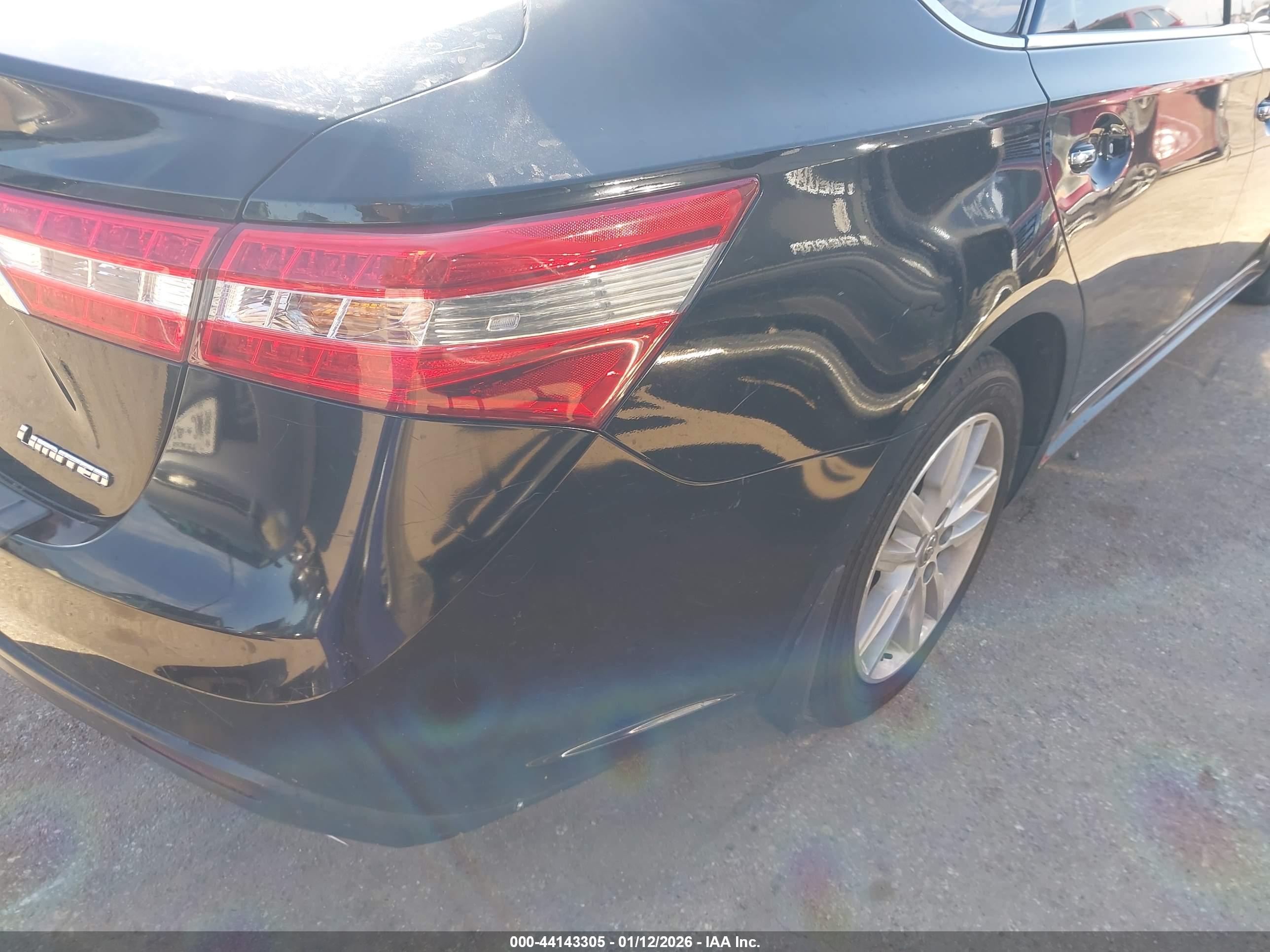 TOYOTA AVALON image 6