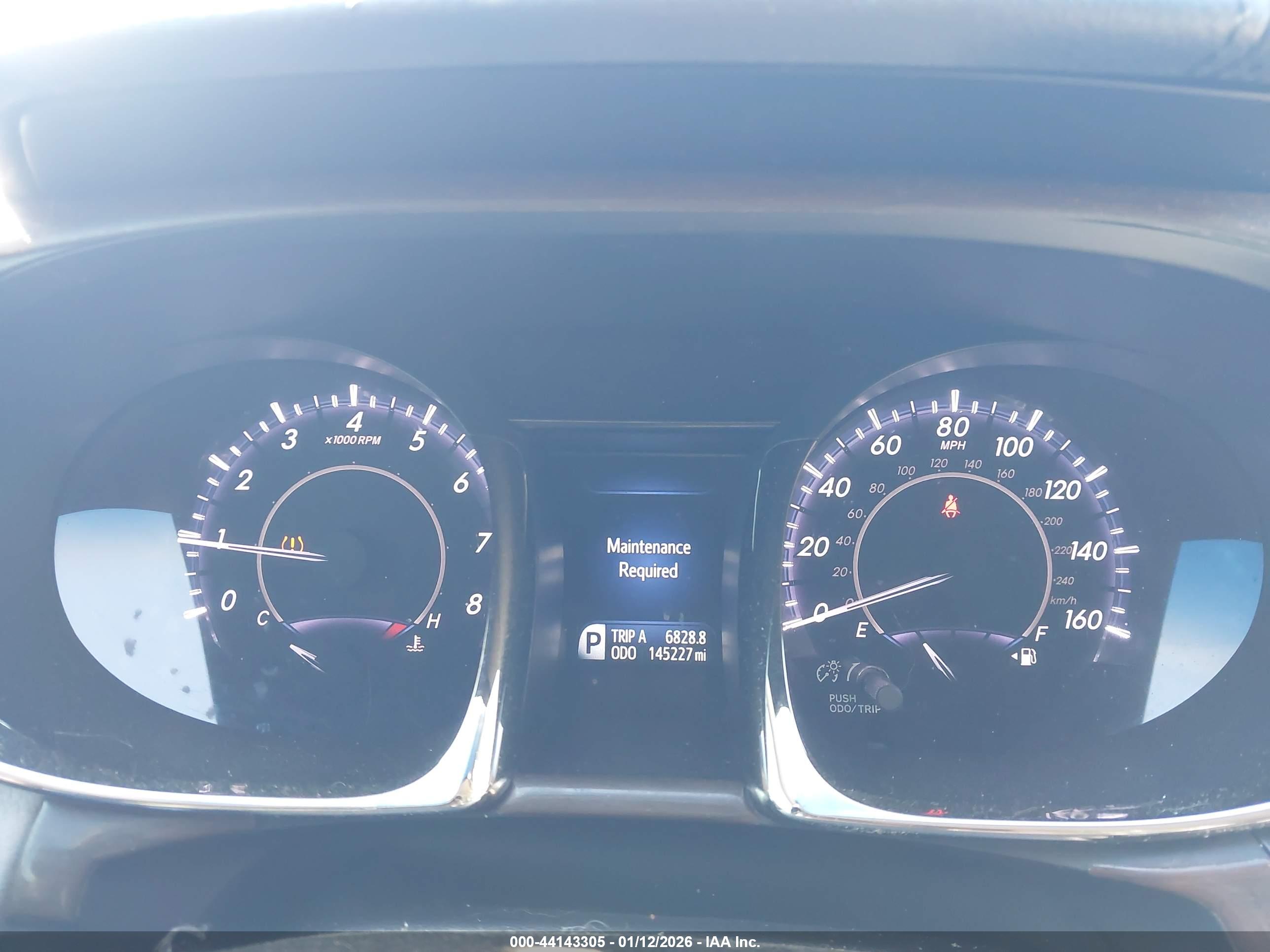 TOYOTA AVALON image 7