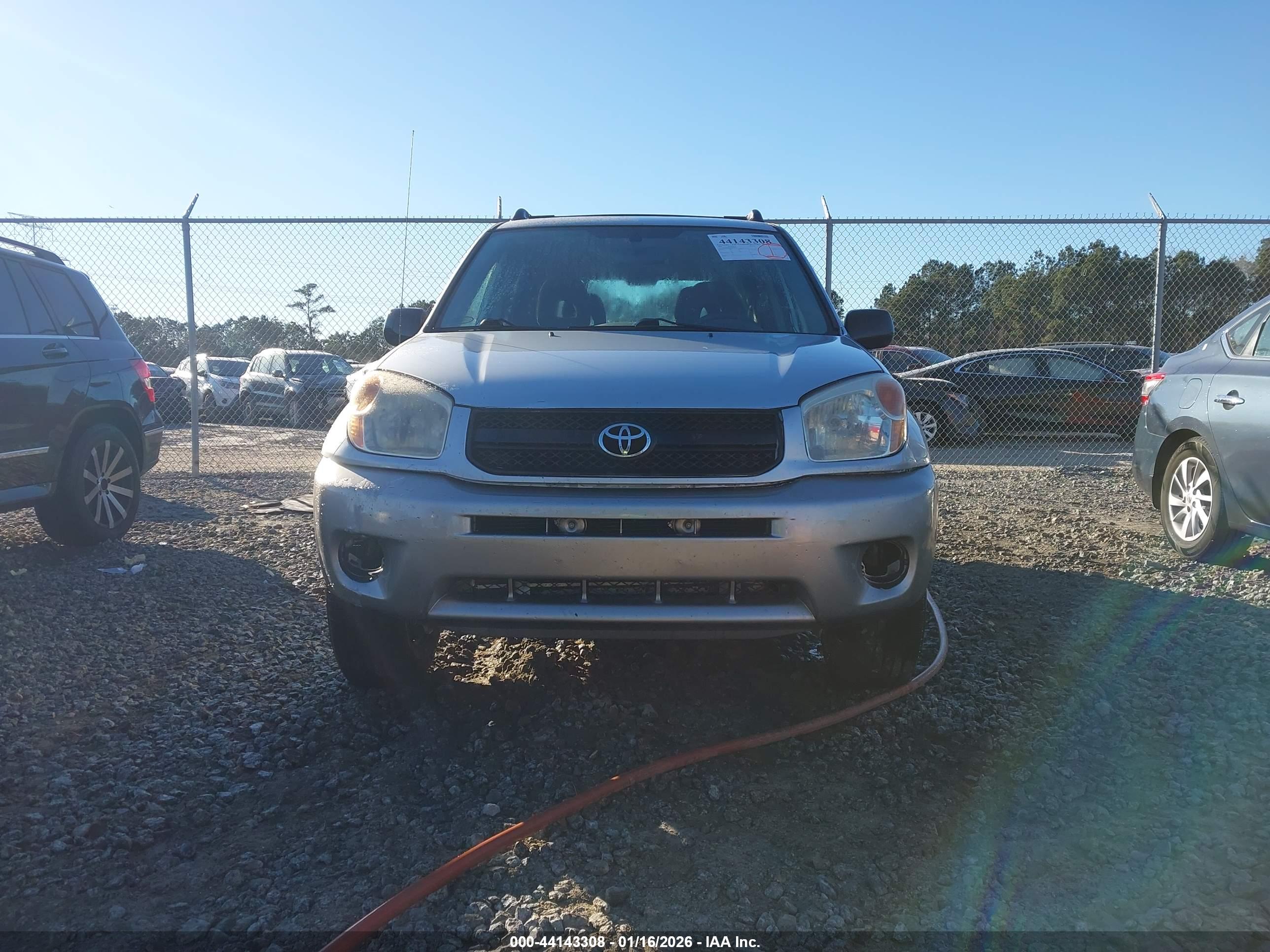 TOYOTA RAV4 image 6