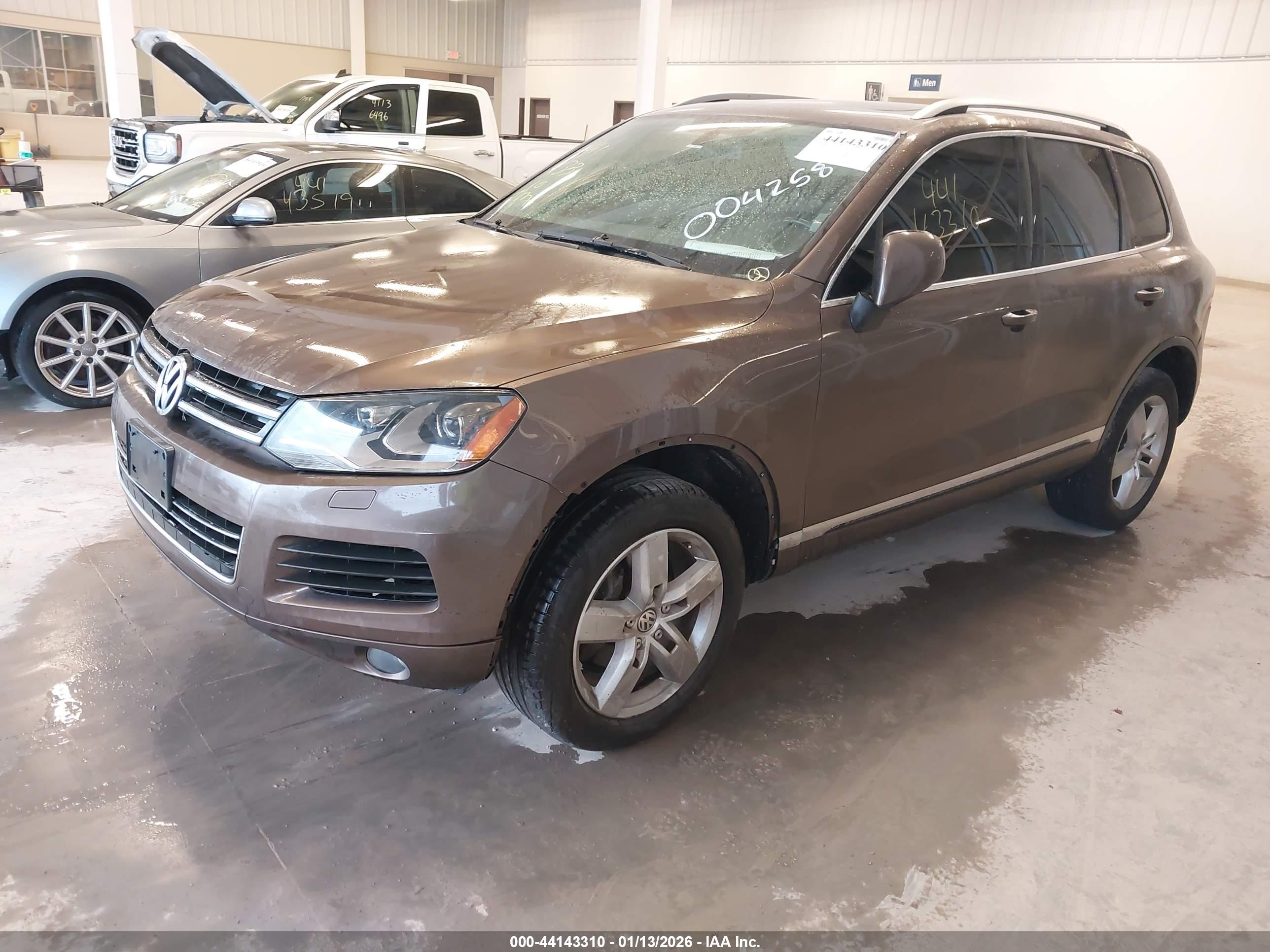 VOLKSWAGEN TOUAREG image 2