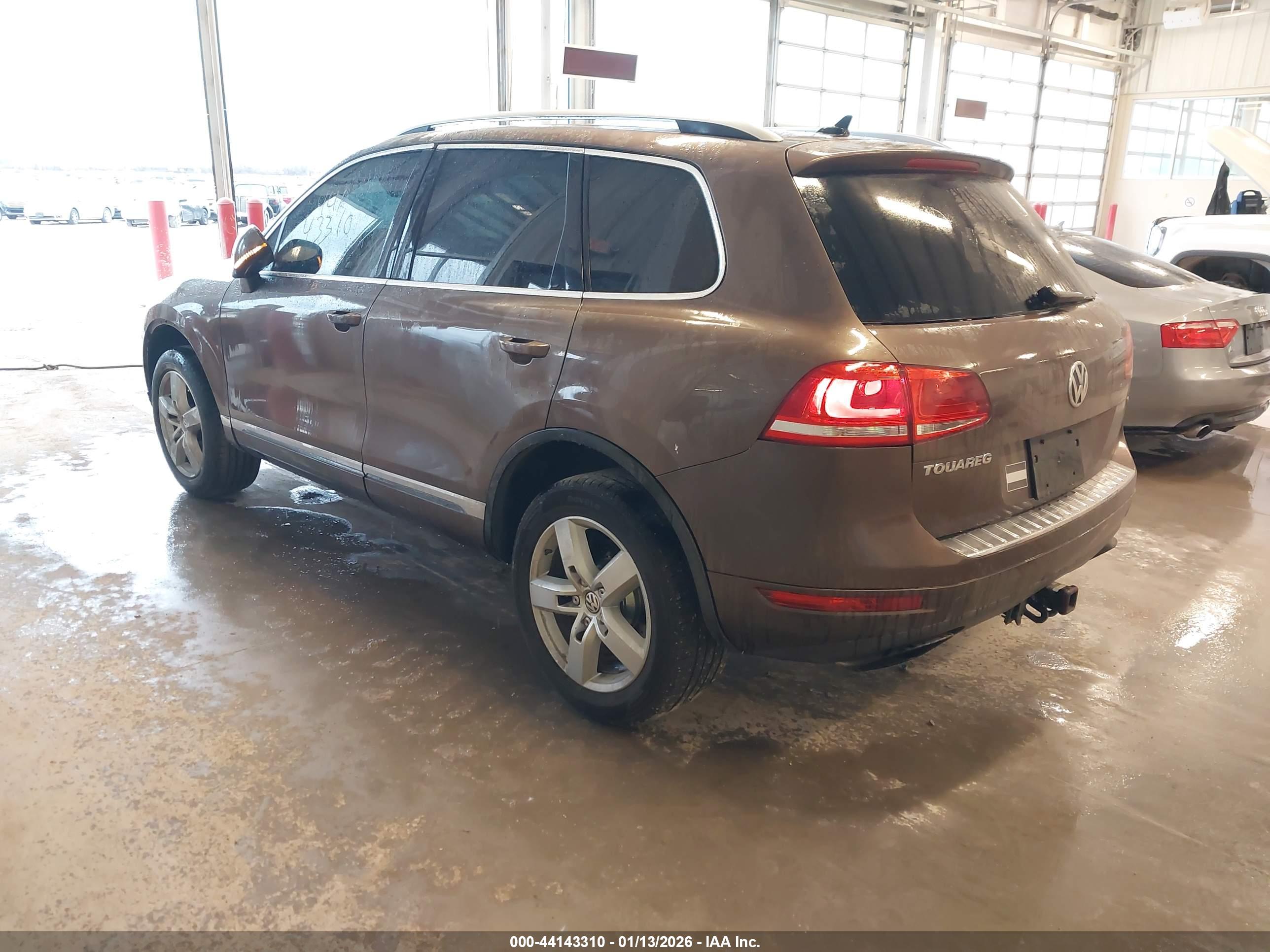 VOLKSWAGEN TOUAREG image 3