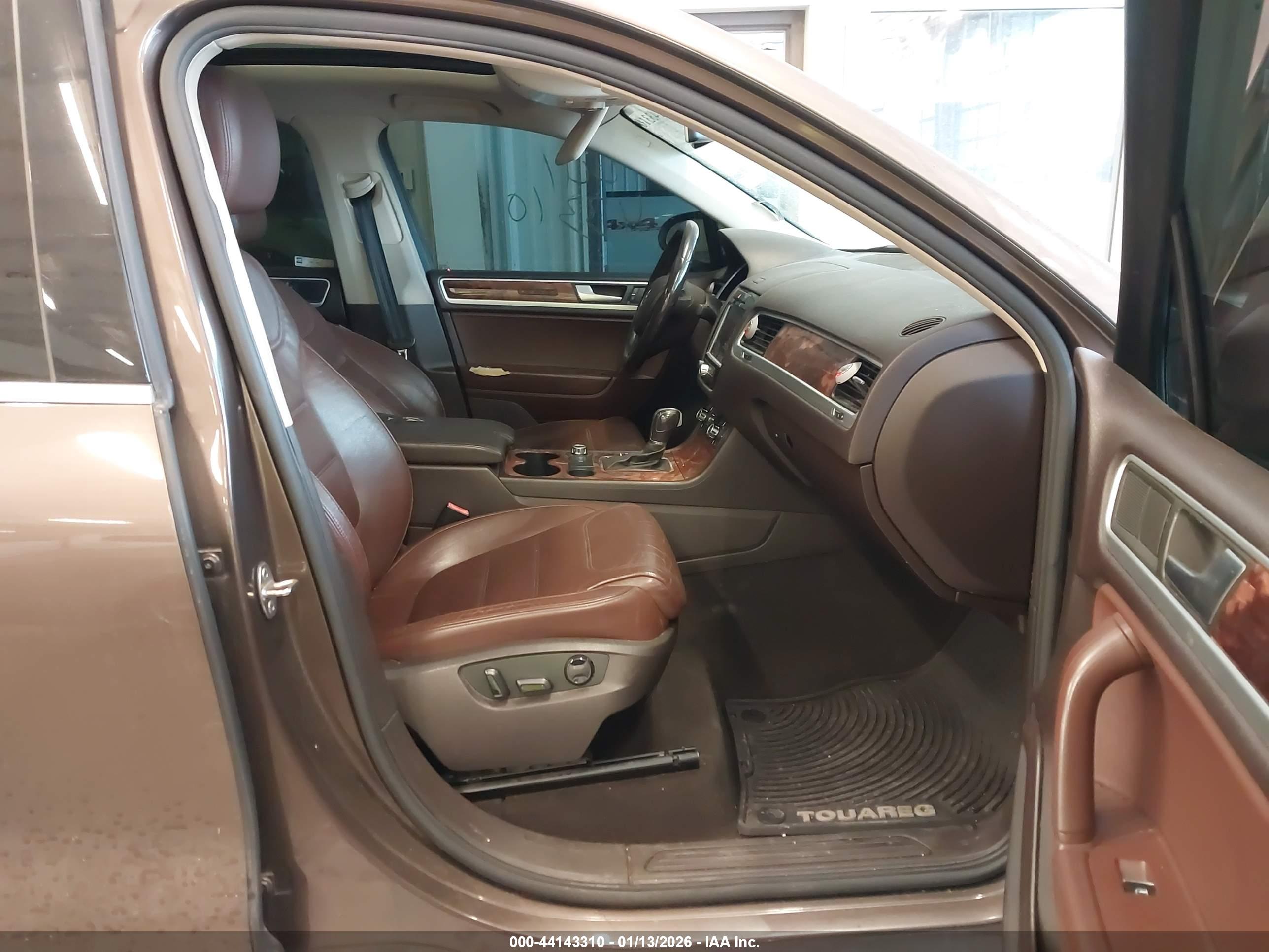 VOLKSWAGEN TOUAREG image 5