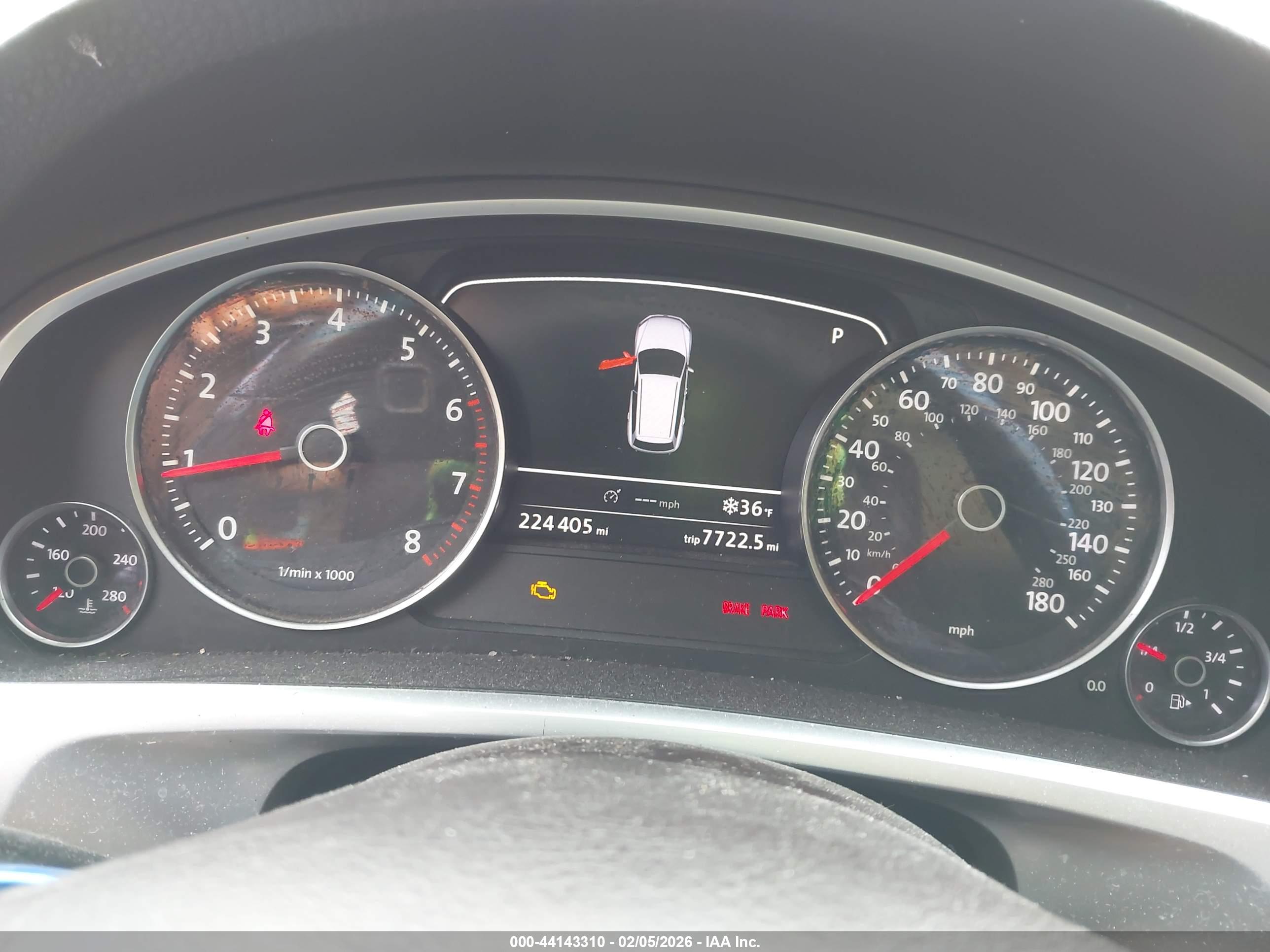 VOLKSWAGEN TOUAREG image 7