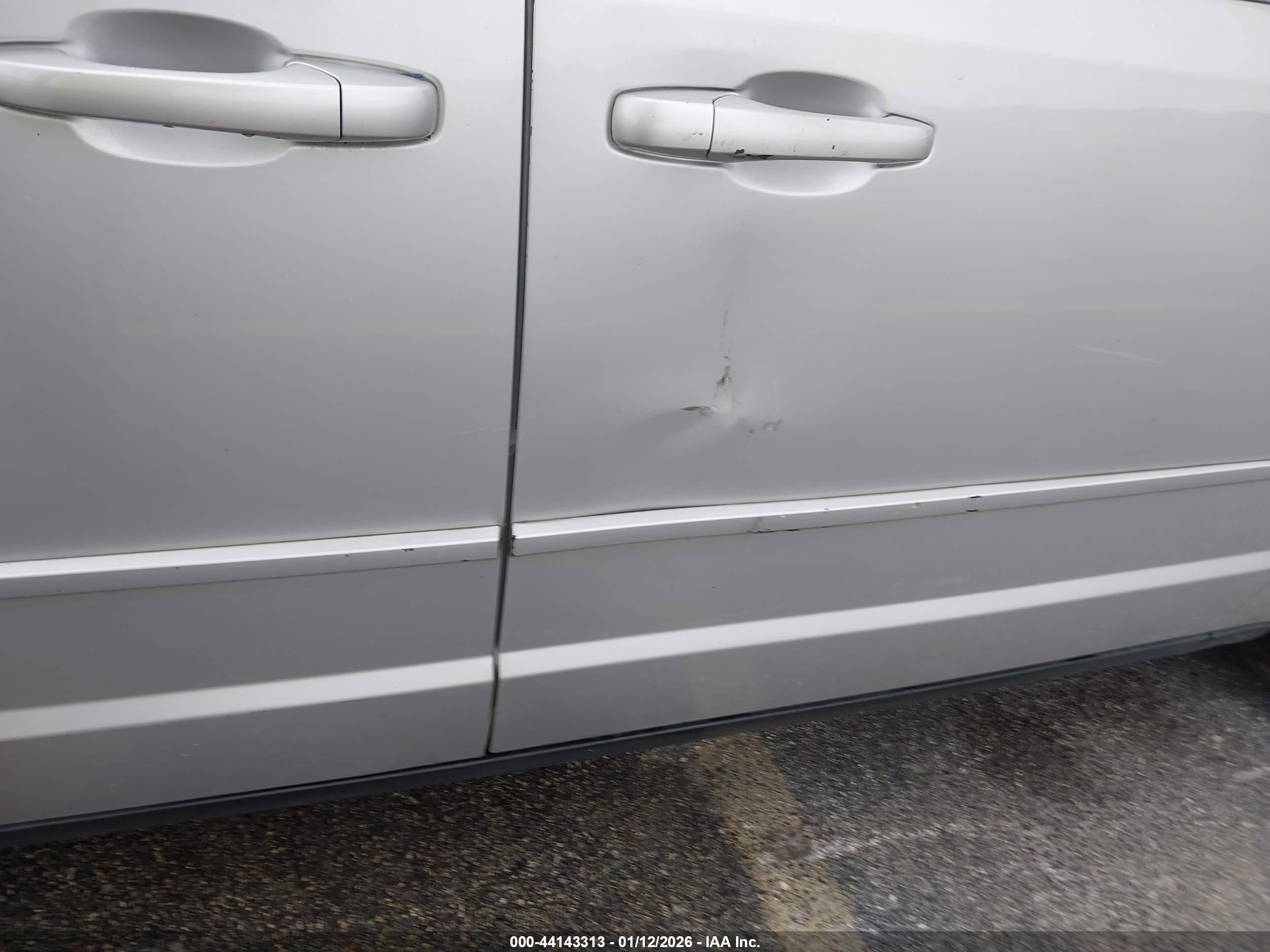 CHRYSLER TOWN image 6