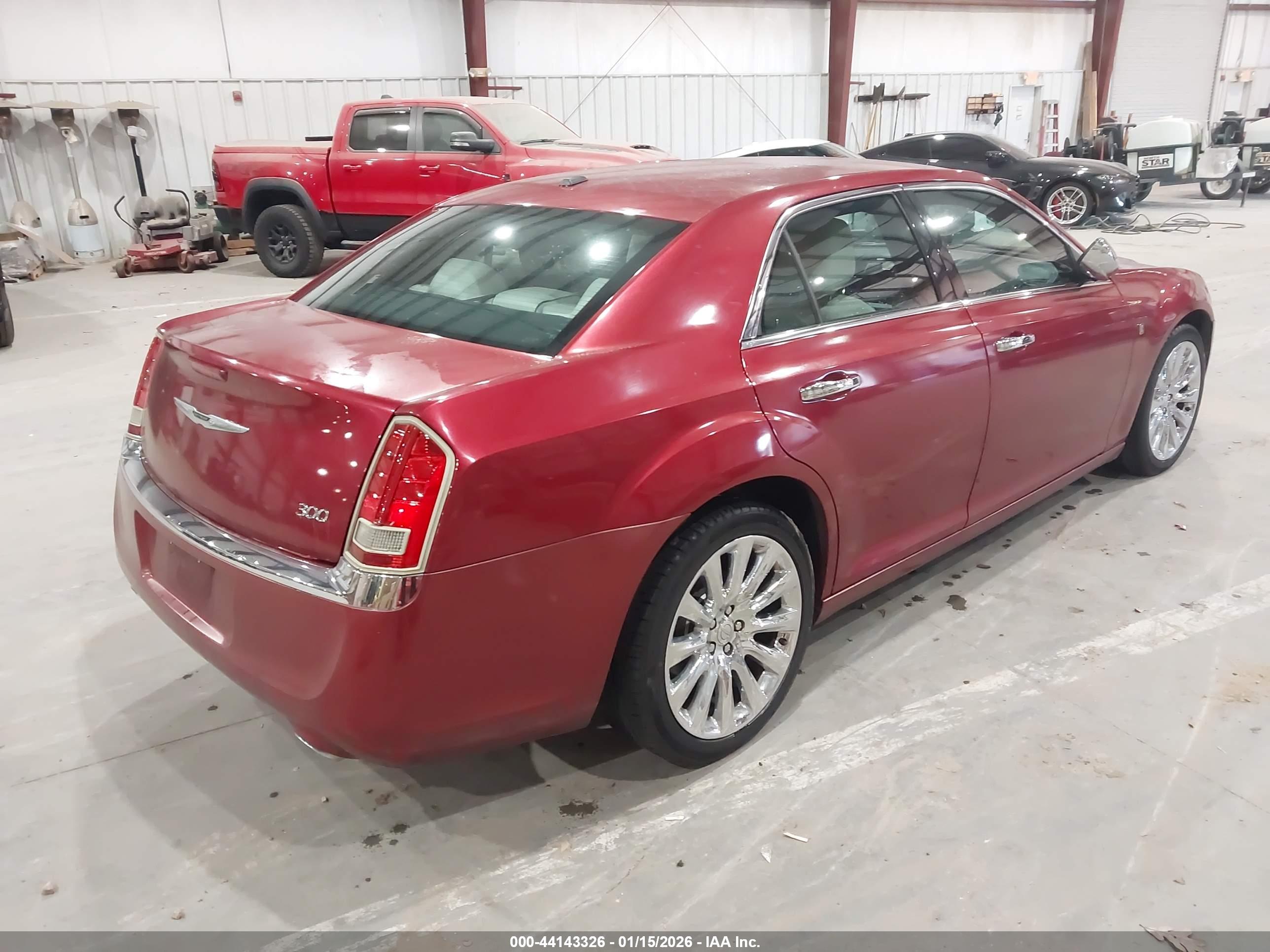 CHRYSLER 300 image 4
