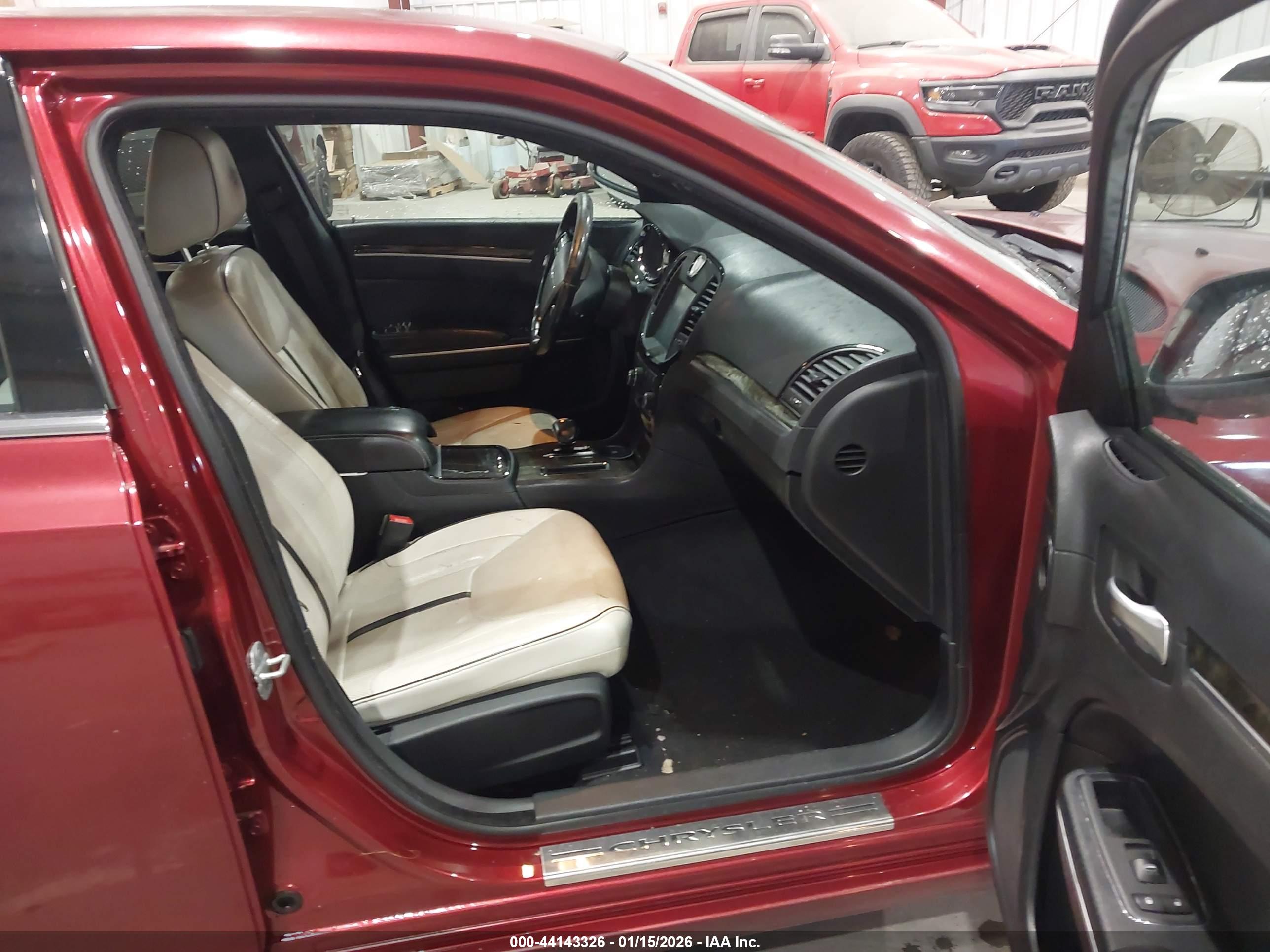 CHRYSLER 300 image 5