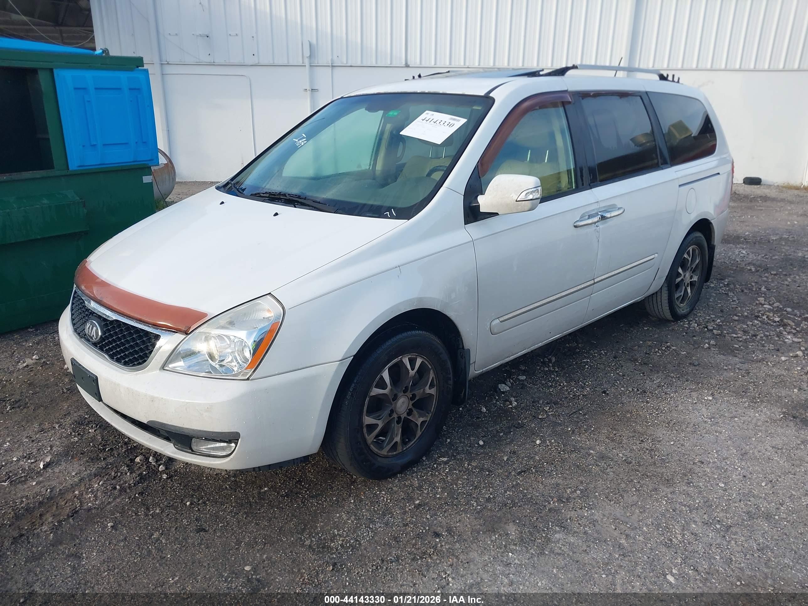 KIA SEDONA image 6
