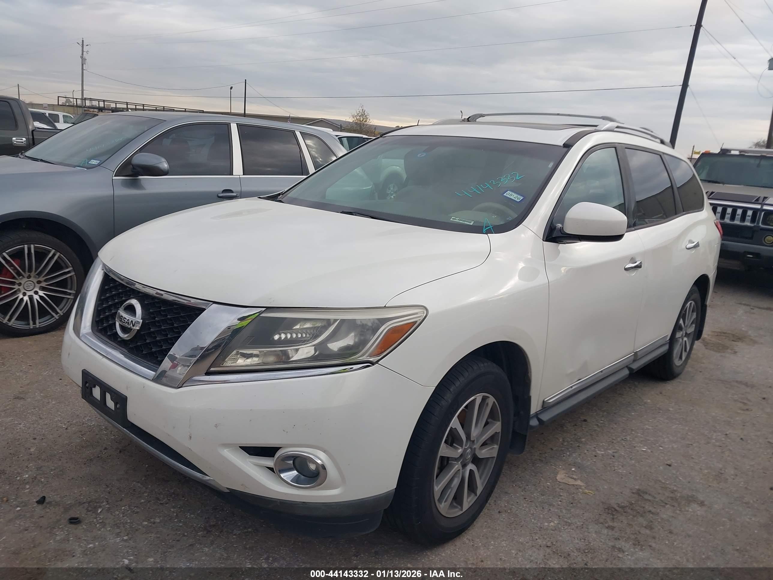 NISSAN PATHFINDER image 2