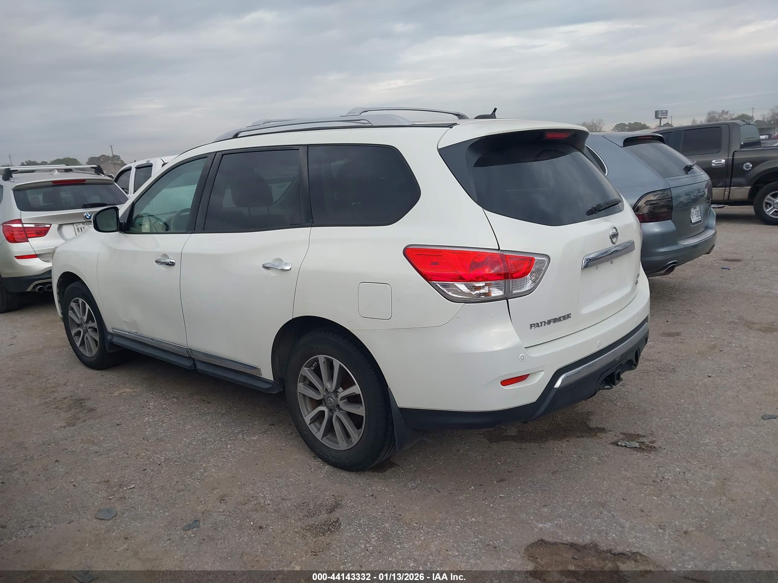 NISSAN PATHFINDER image 3