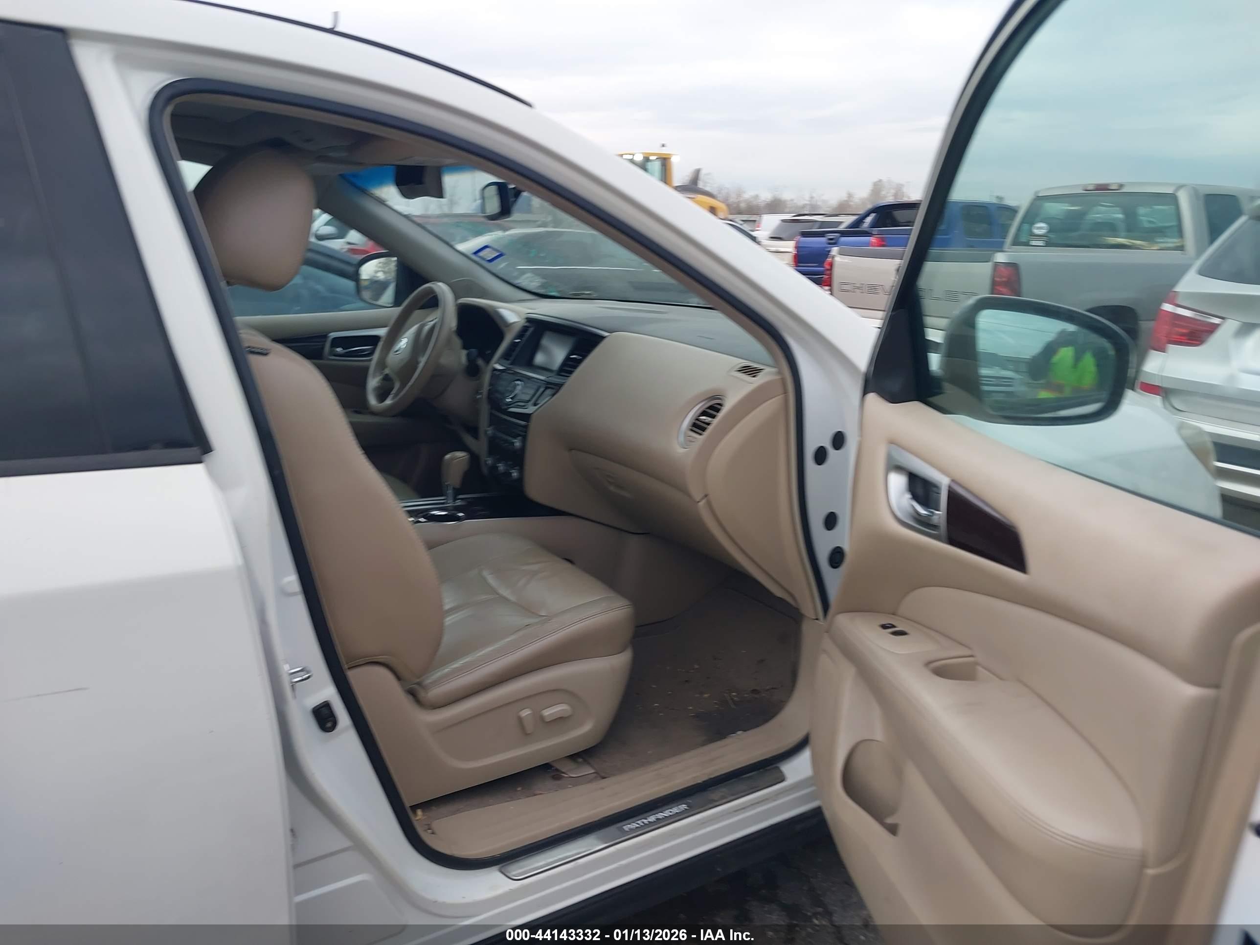 NISSAN PATHFINDER image 5