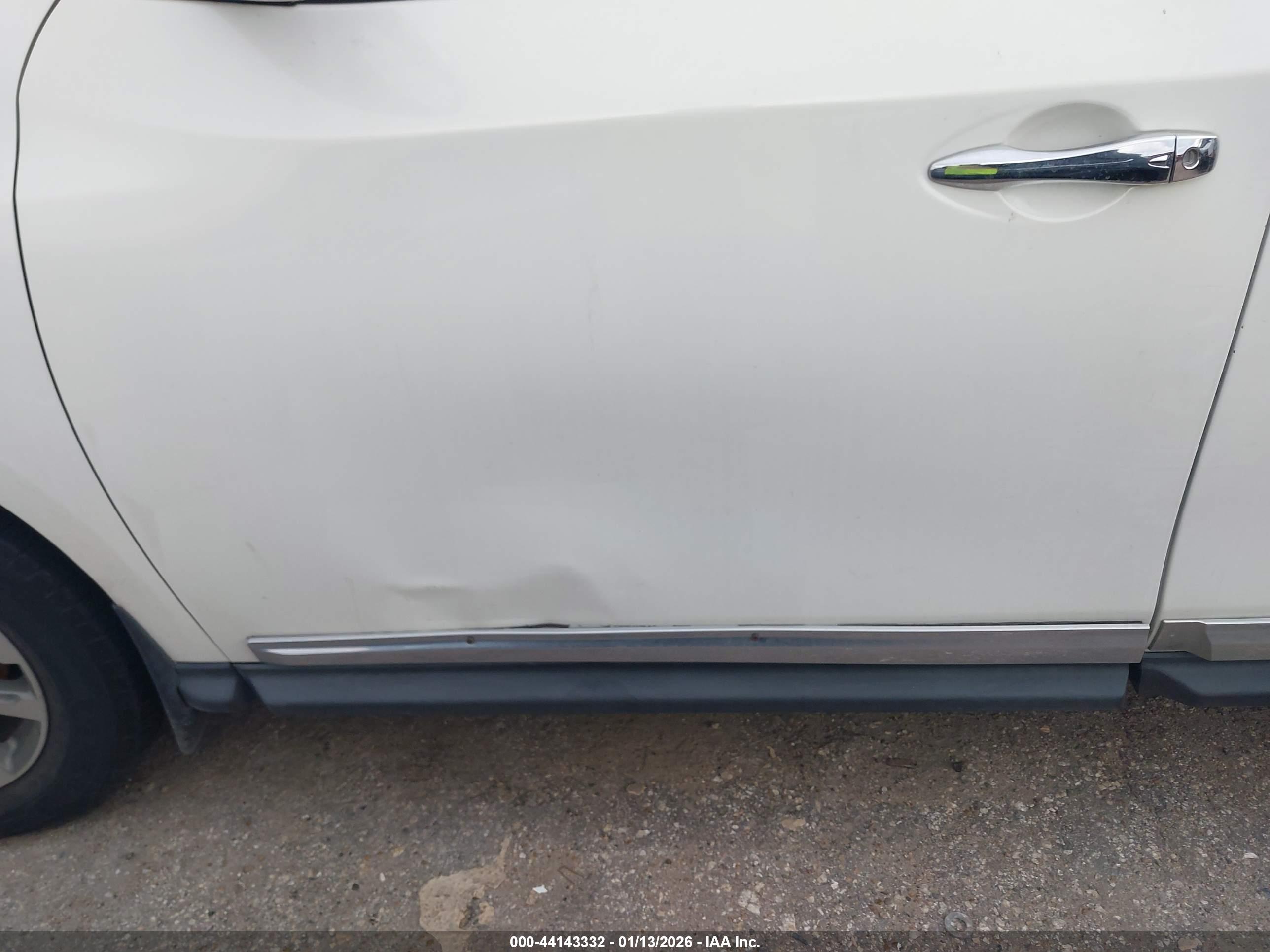 NISSAN PATHFINDER image 6