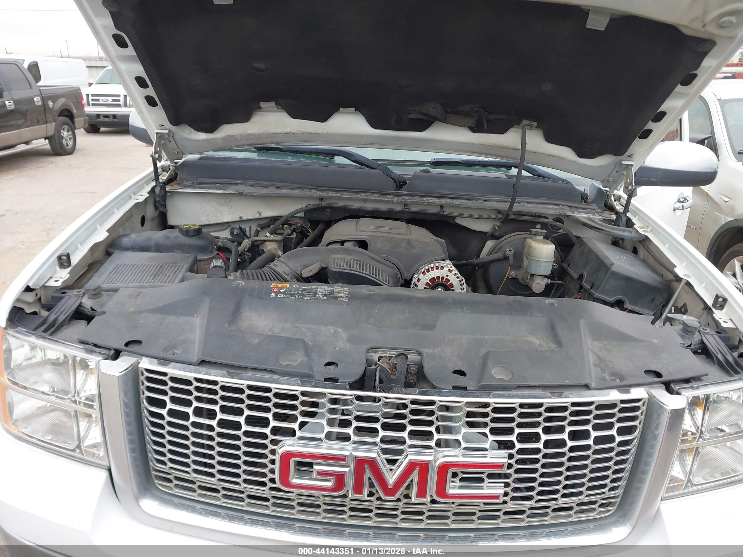 GMC SIERRA image 10