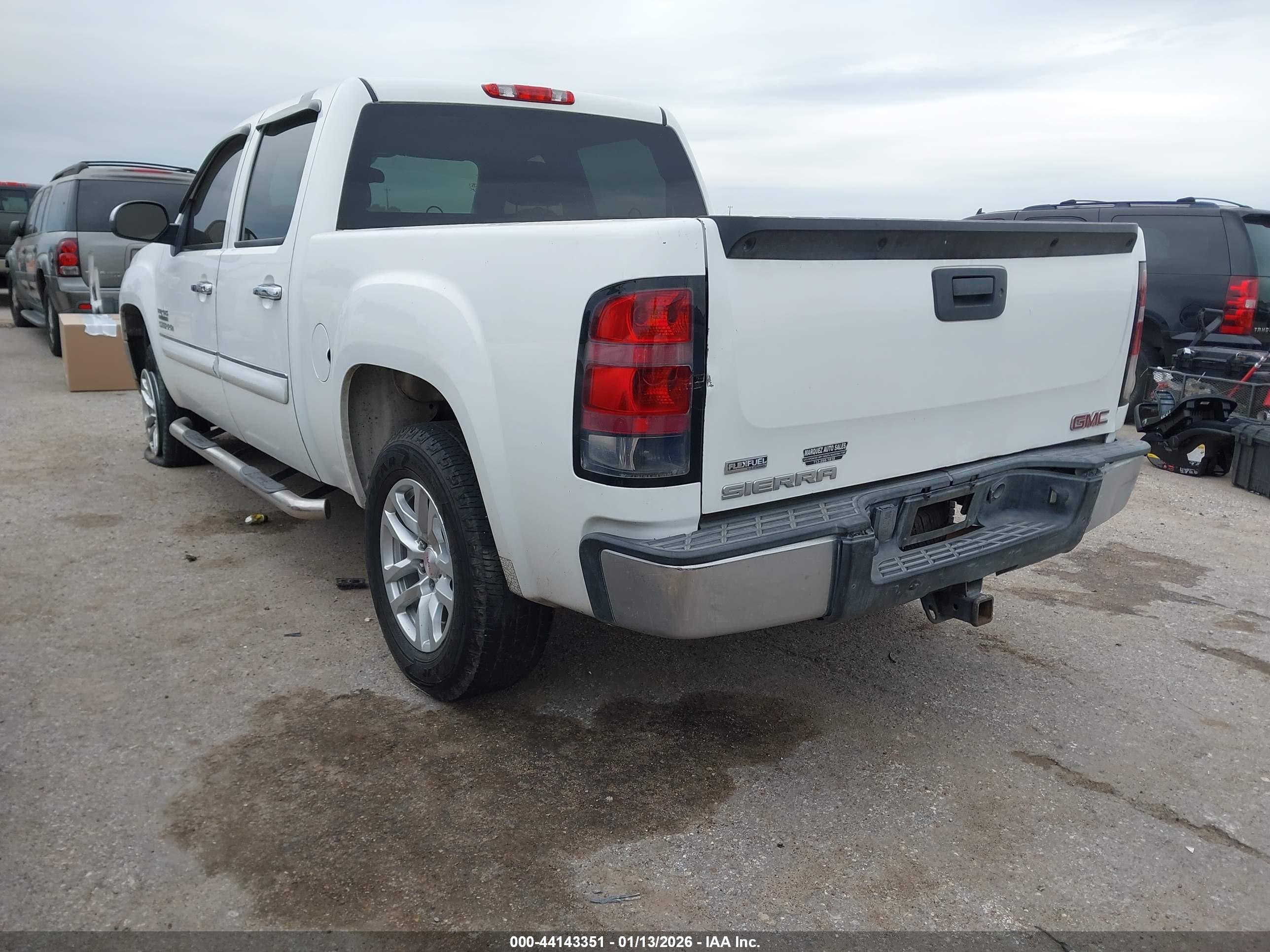 GMC SIERRA image 3
