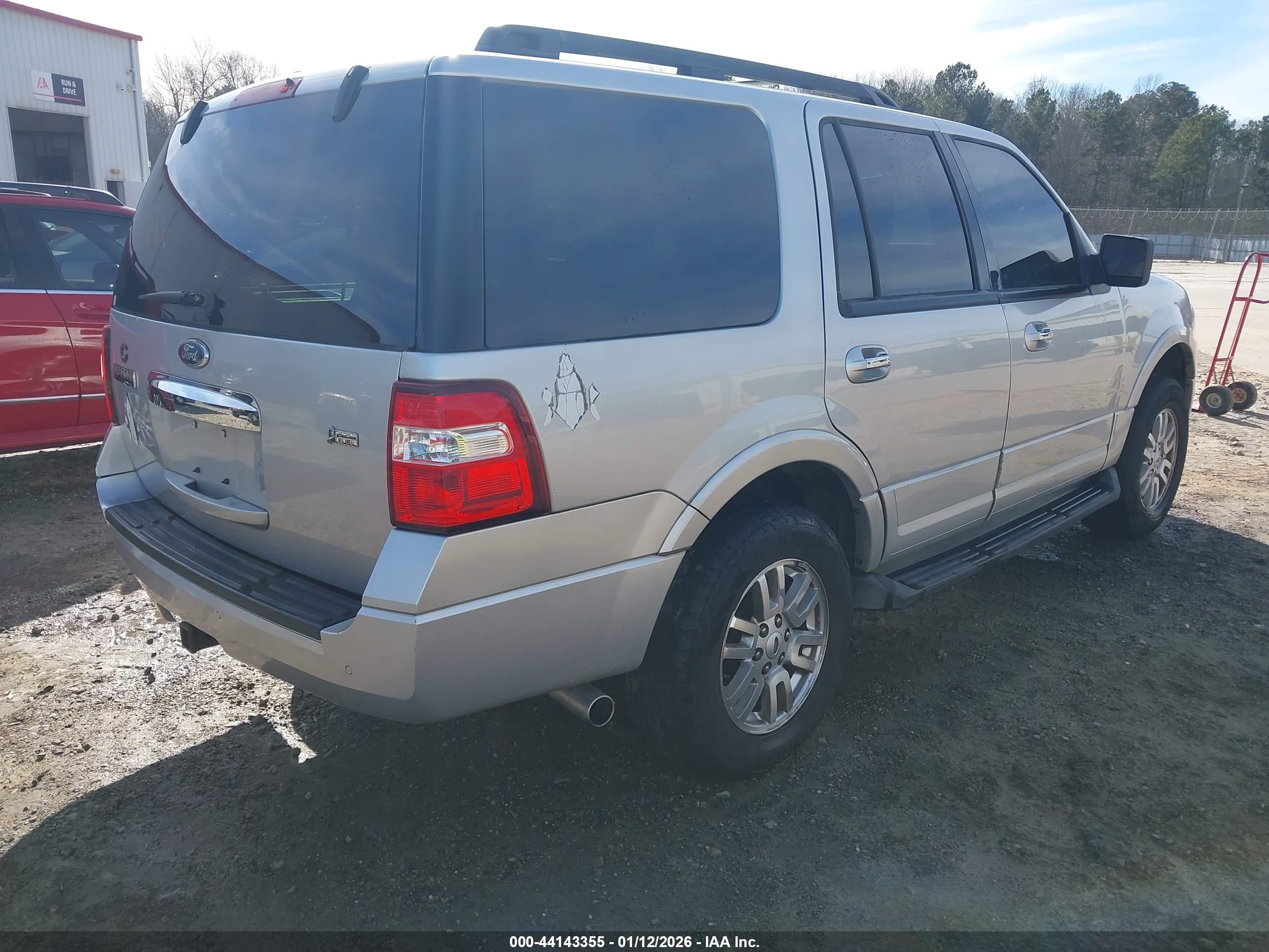 FORD EXPEDITION image 4