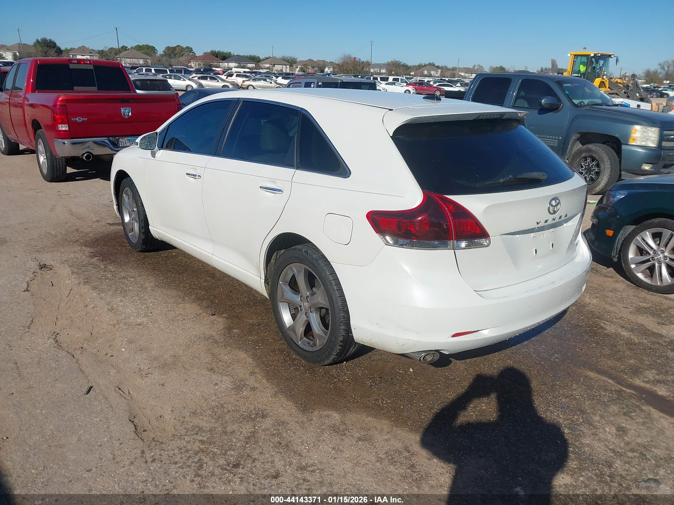 TOYOTA VENZA image 3