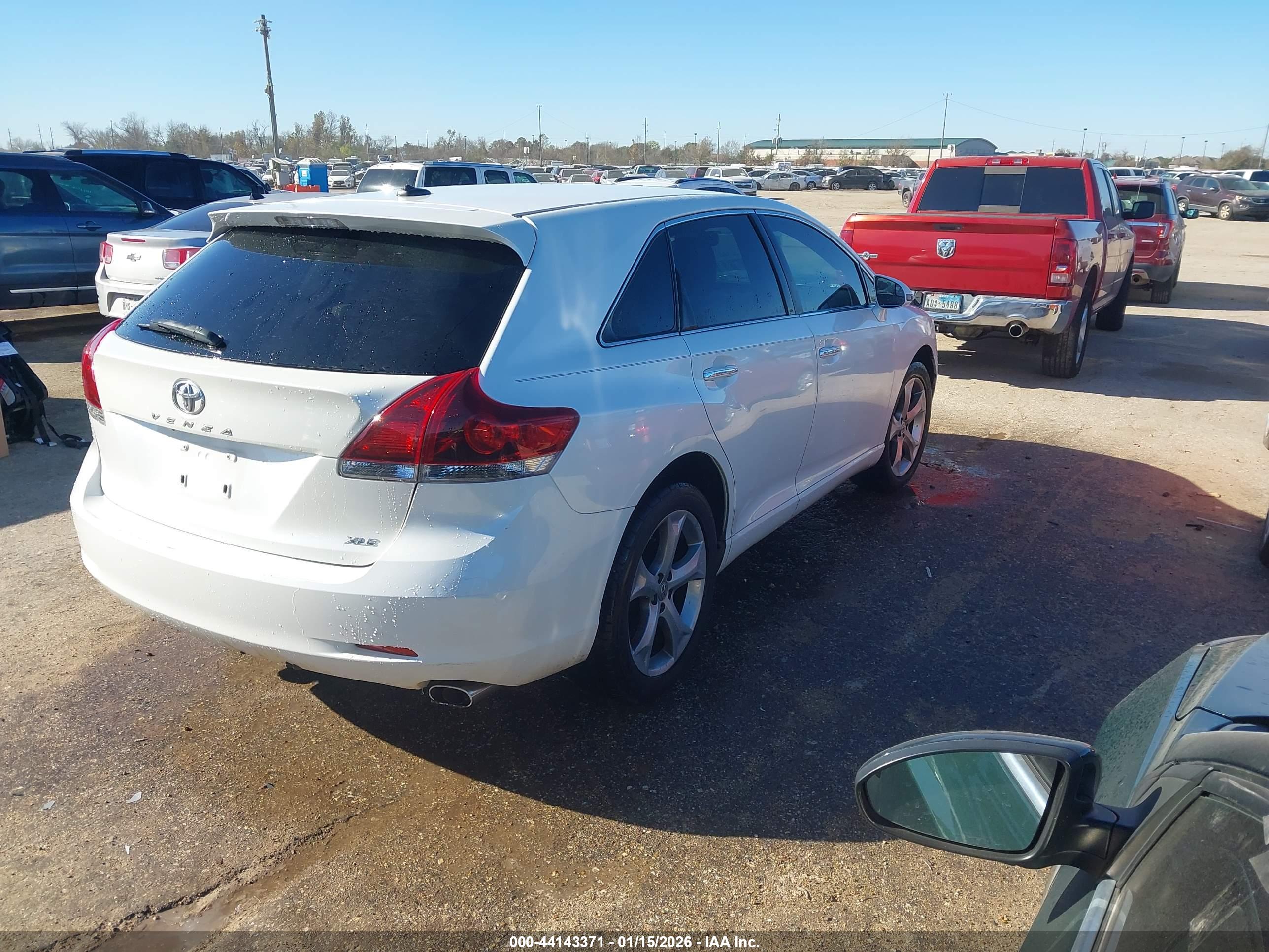 TOYOTA VENZA image 4