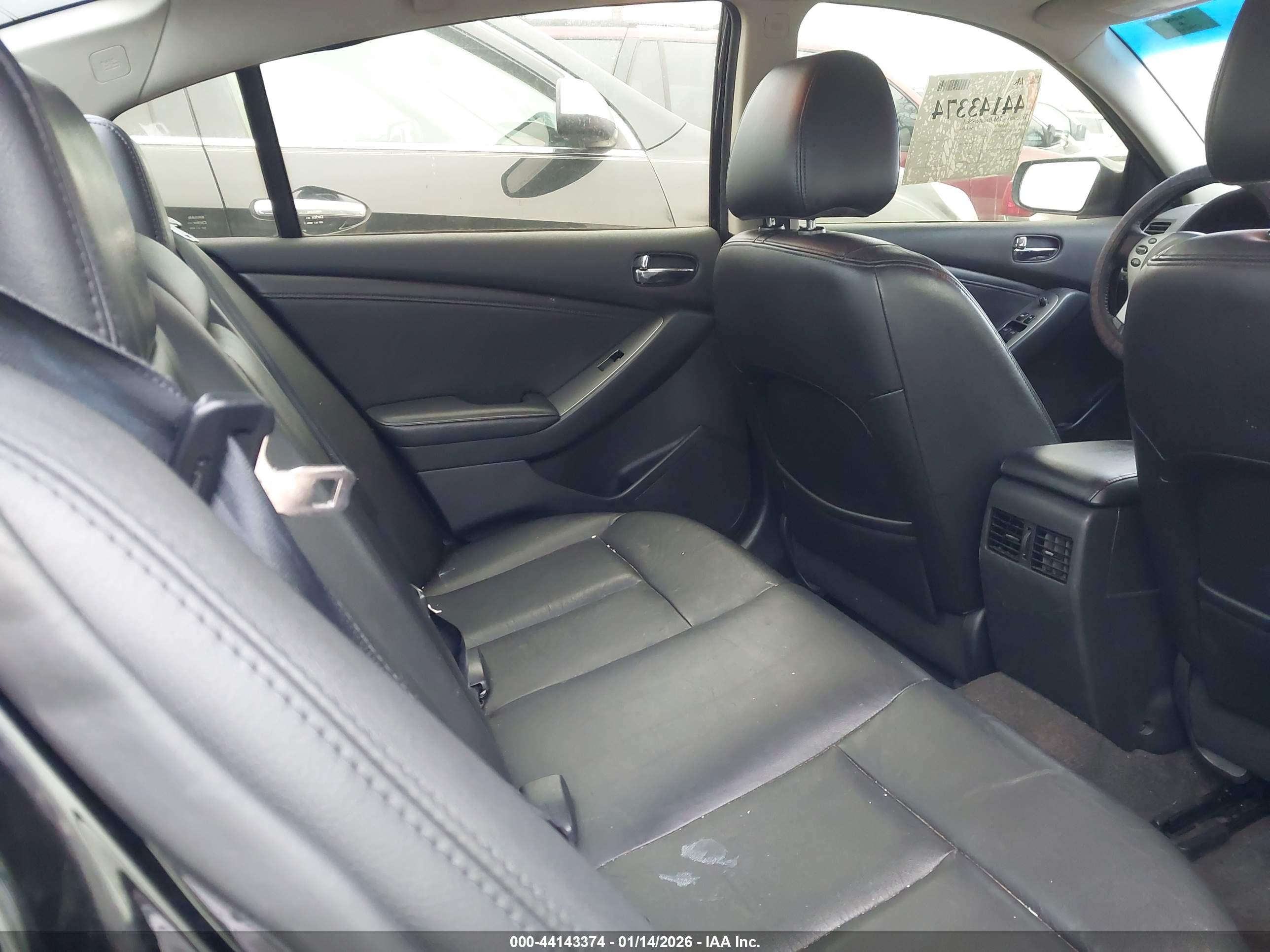 NISSAN ALTIMA image 8