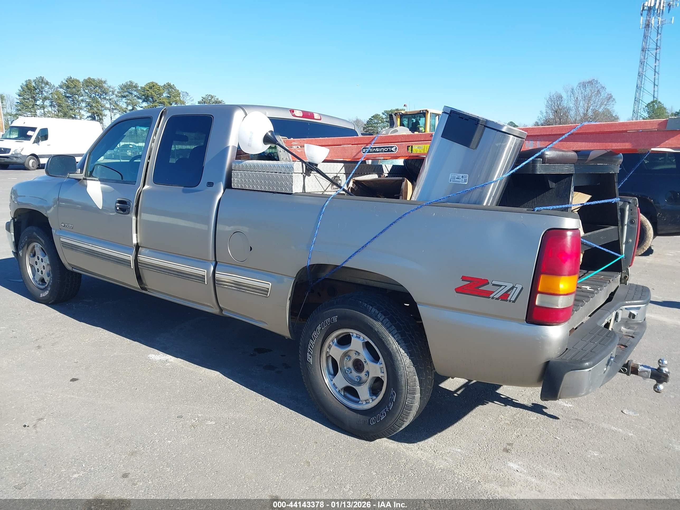 CHEVROLET SILVERADO image 3
