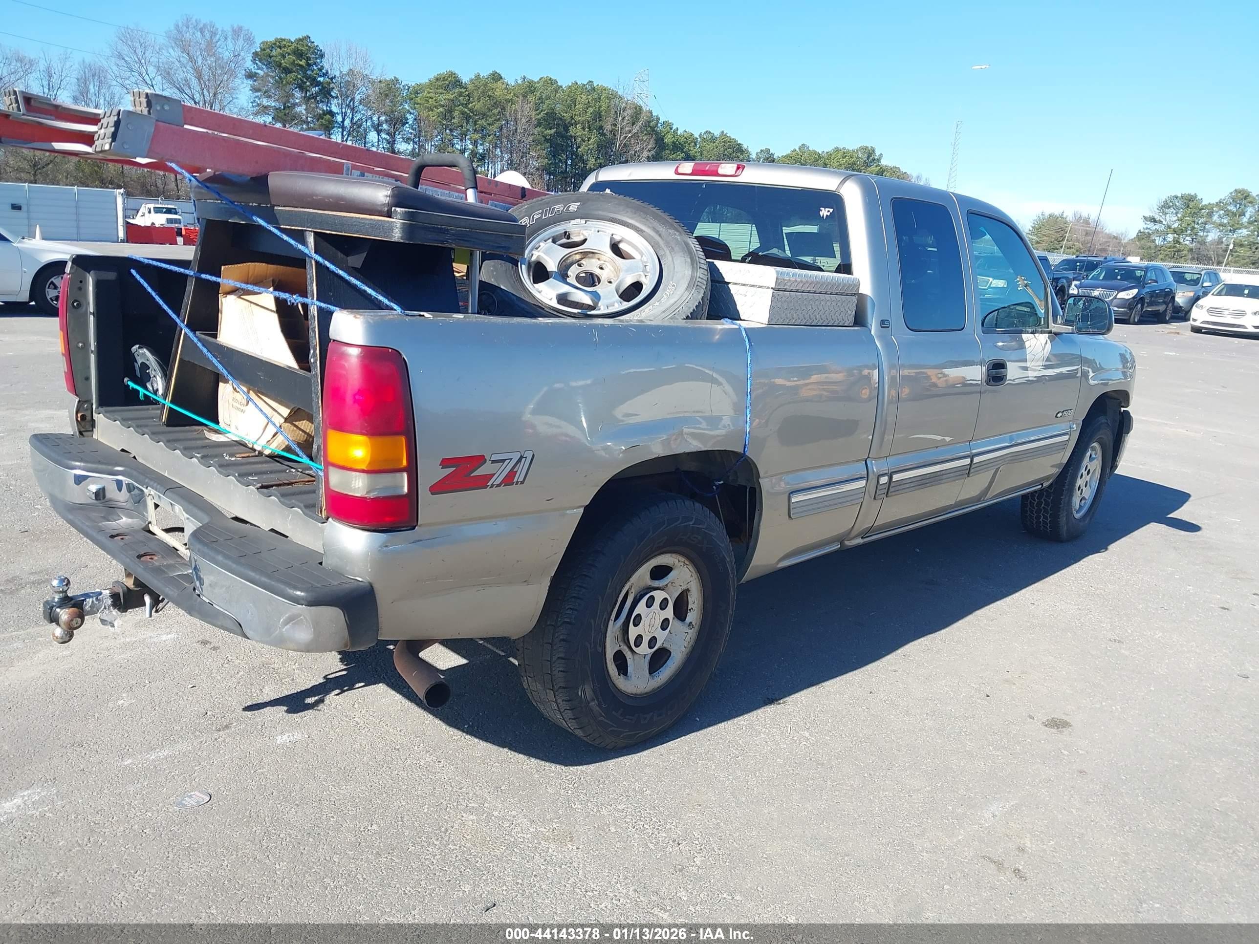 CHEVROLET SILVERADO image 4