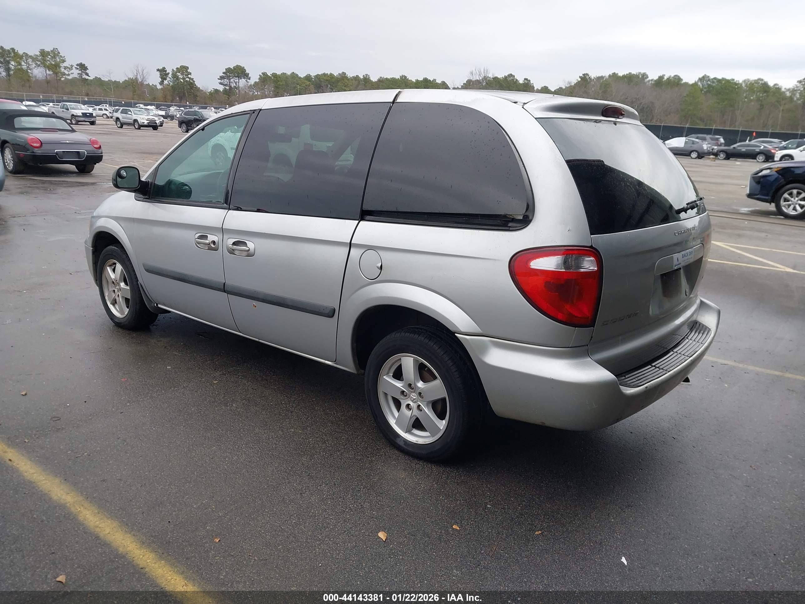 DODGE CARAVAN image 3