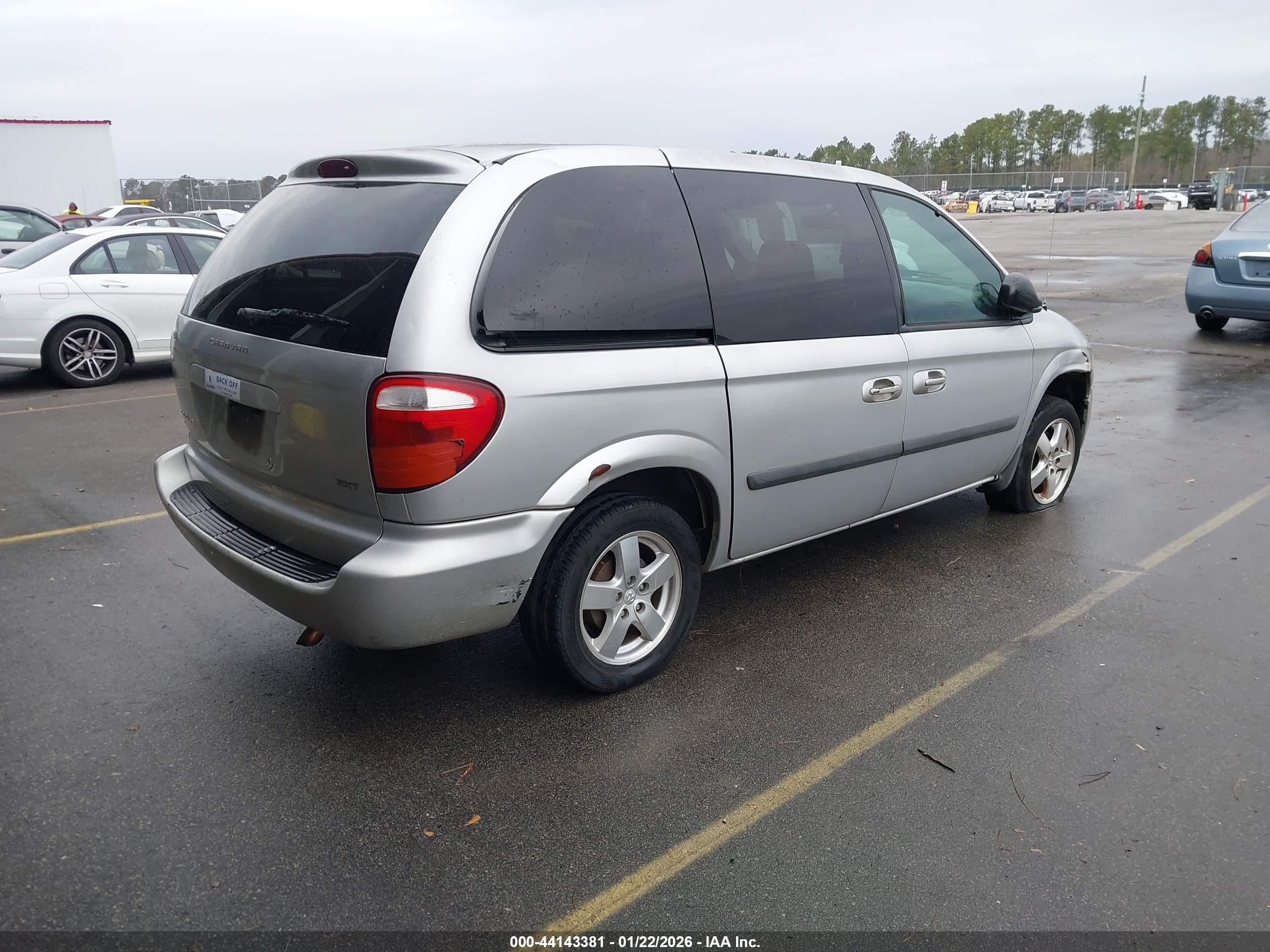 DODGE CARAVAN image 4