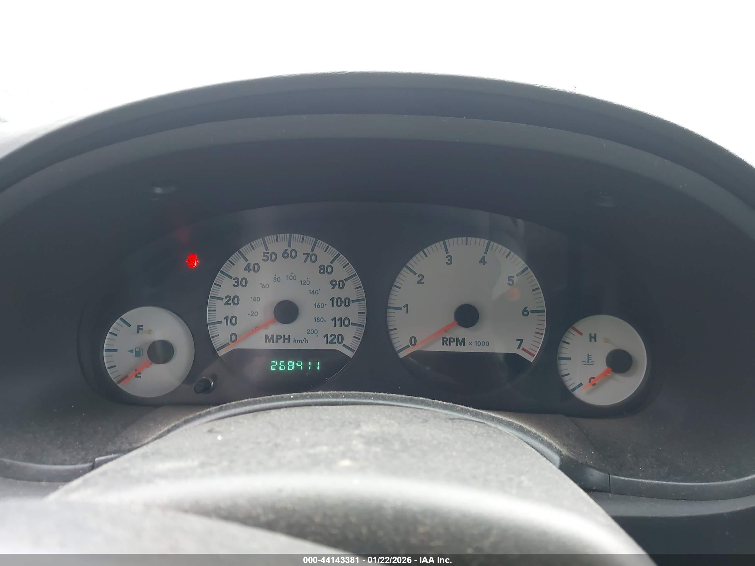 DODGE CARAVAN image 7