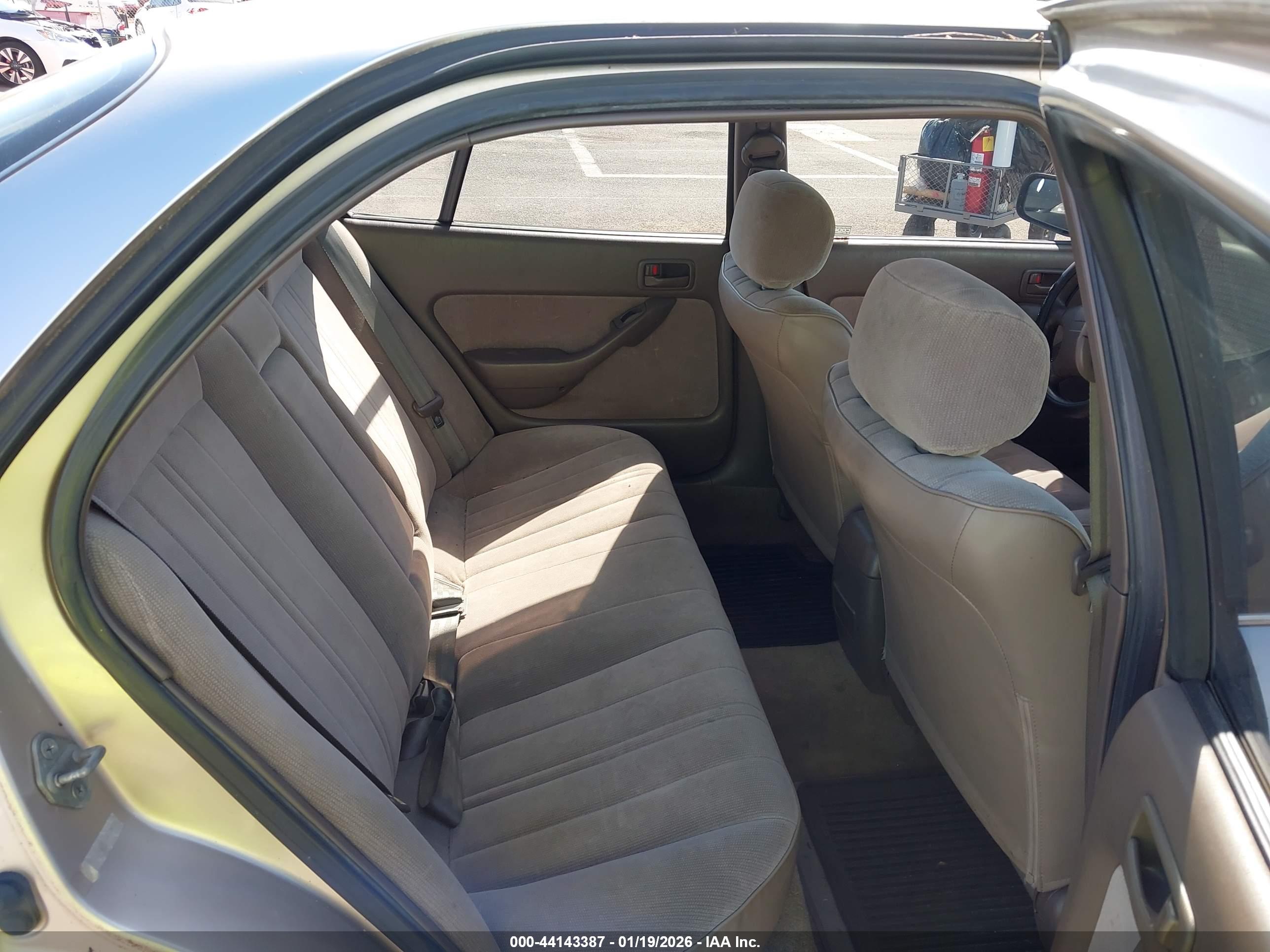 TOYOTA CAMRY image 8