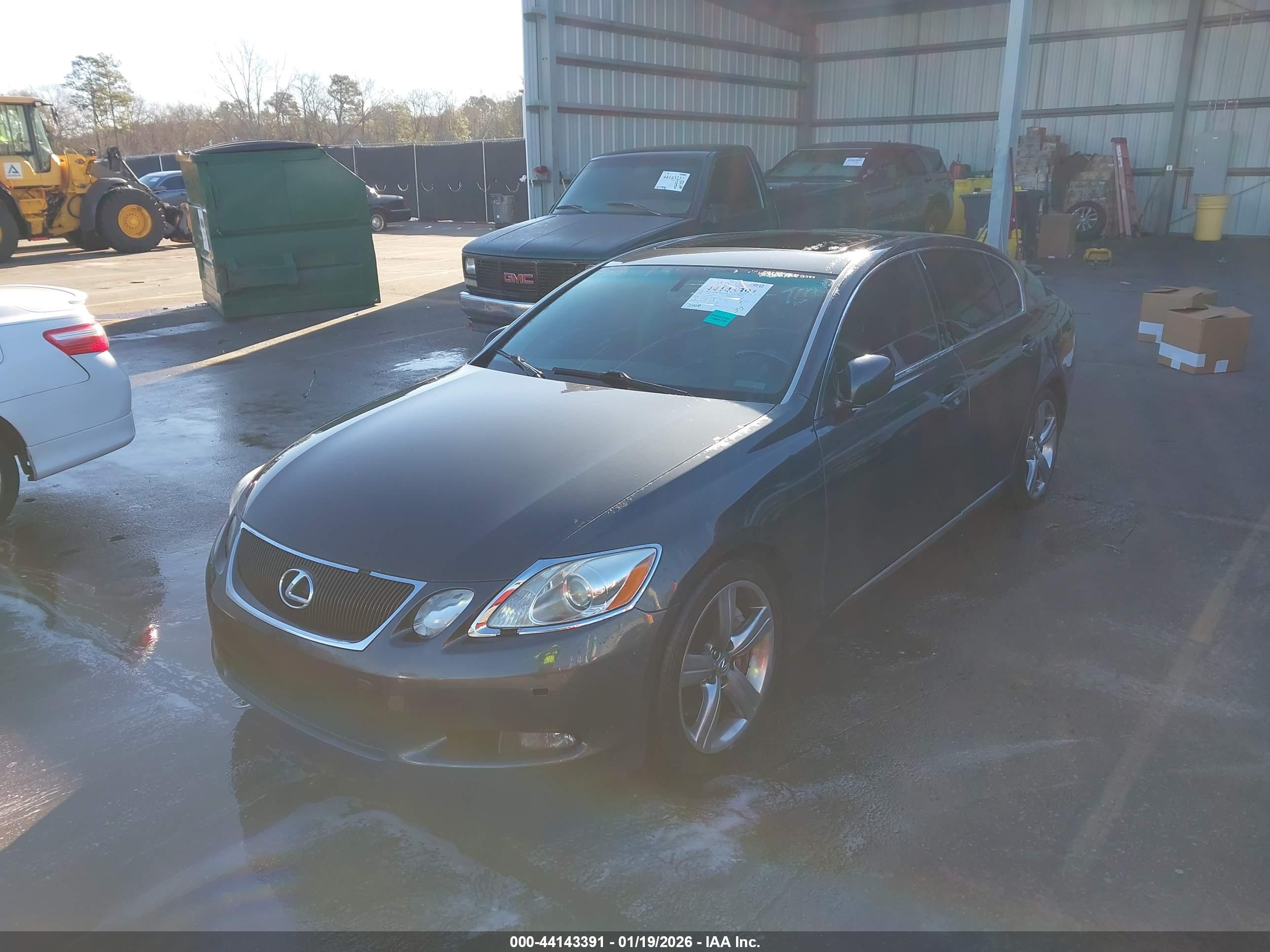 LEXUS GS image 2