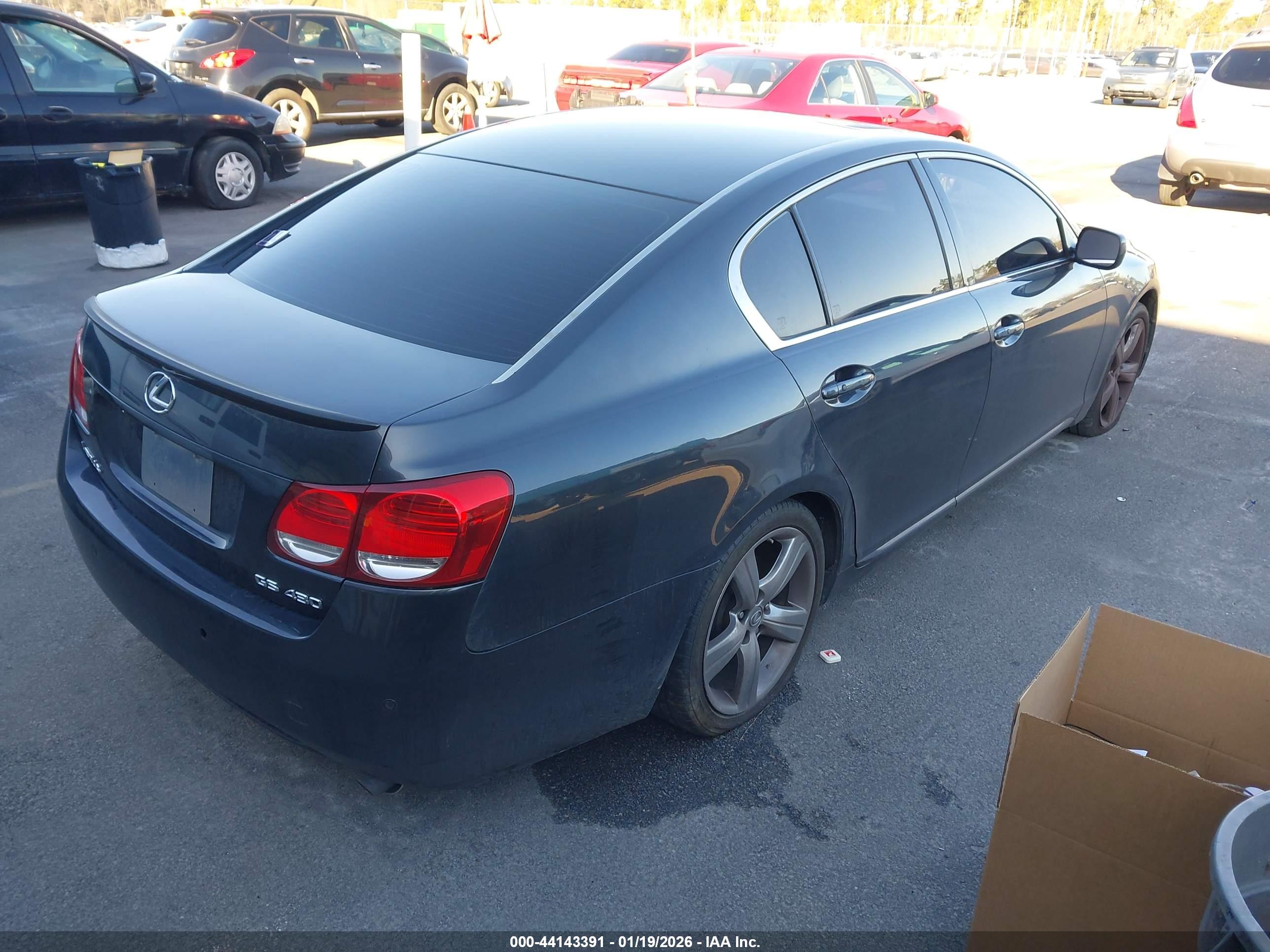 LEXUS GS image 4