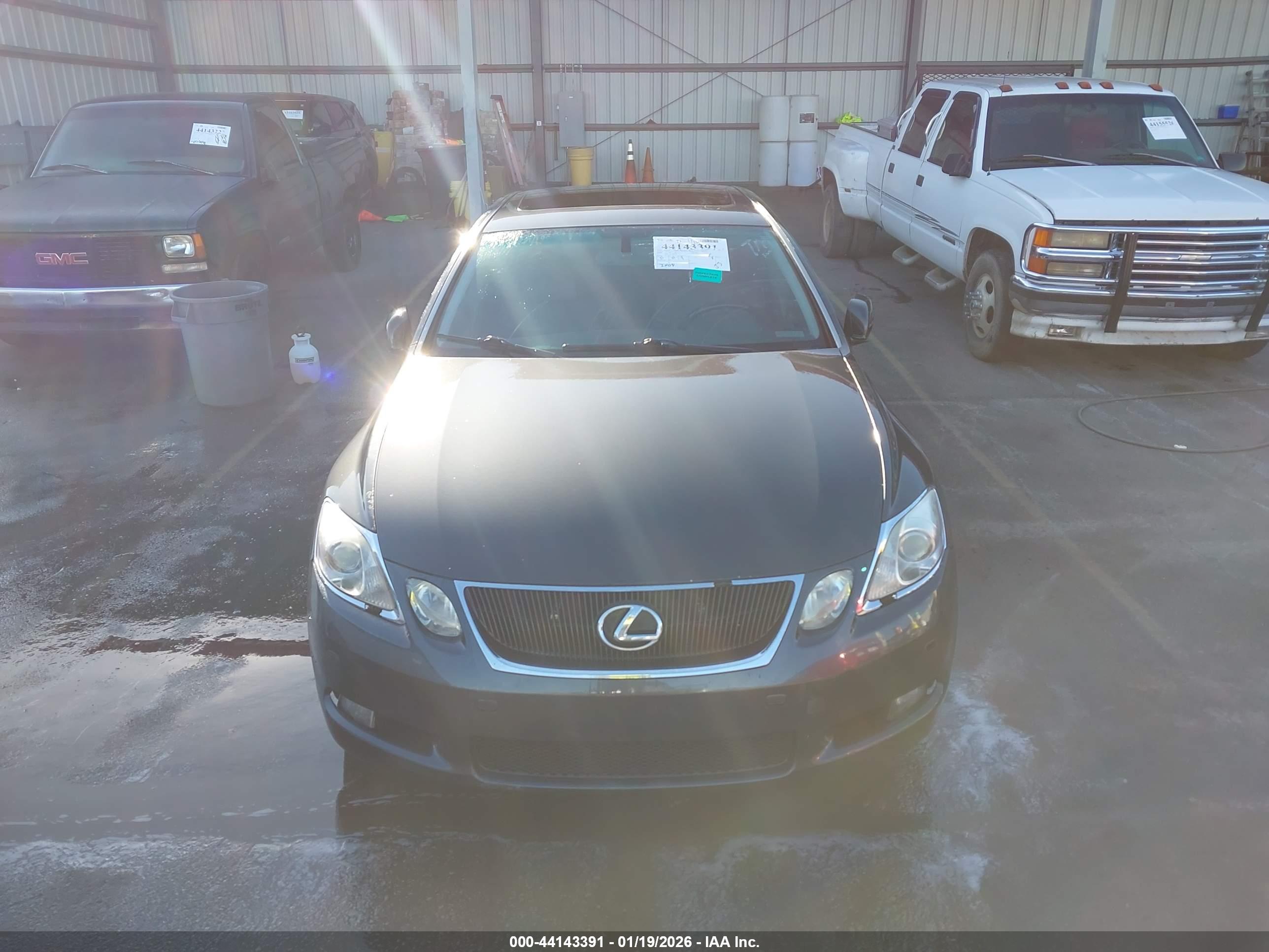 LEXUS GS image 6