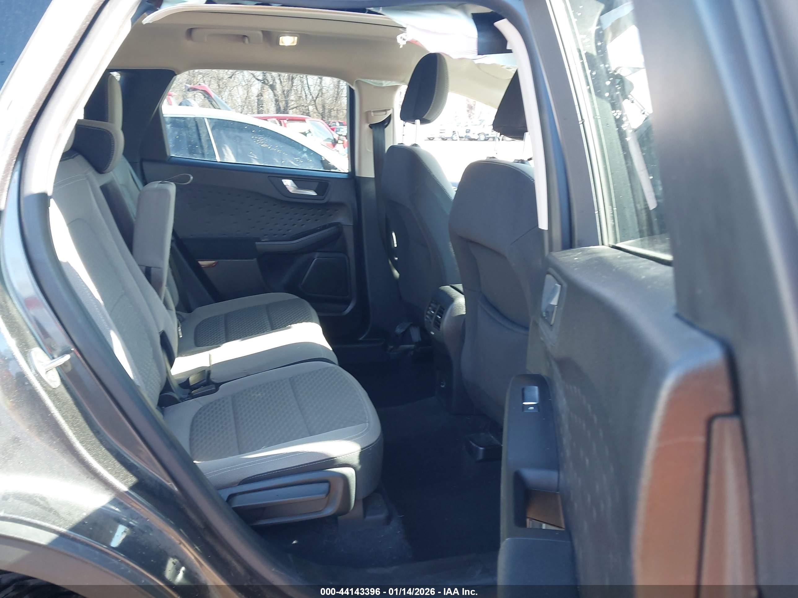 FORD ESCAPE image 8
