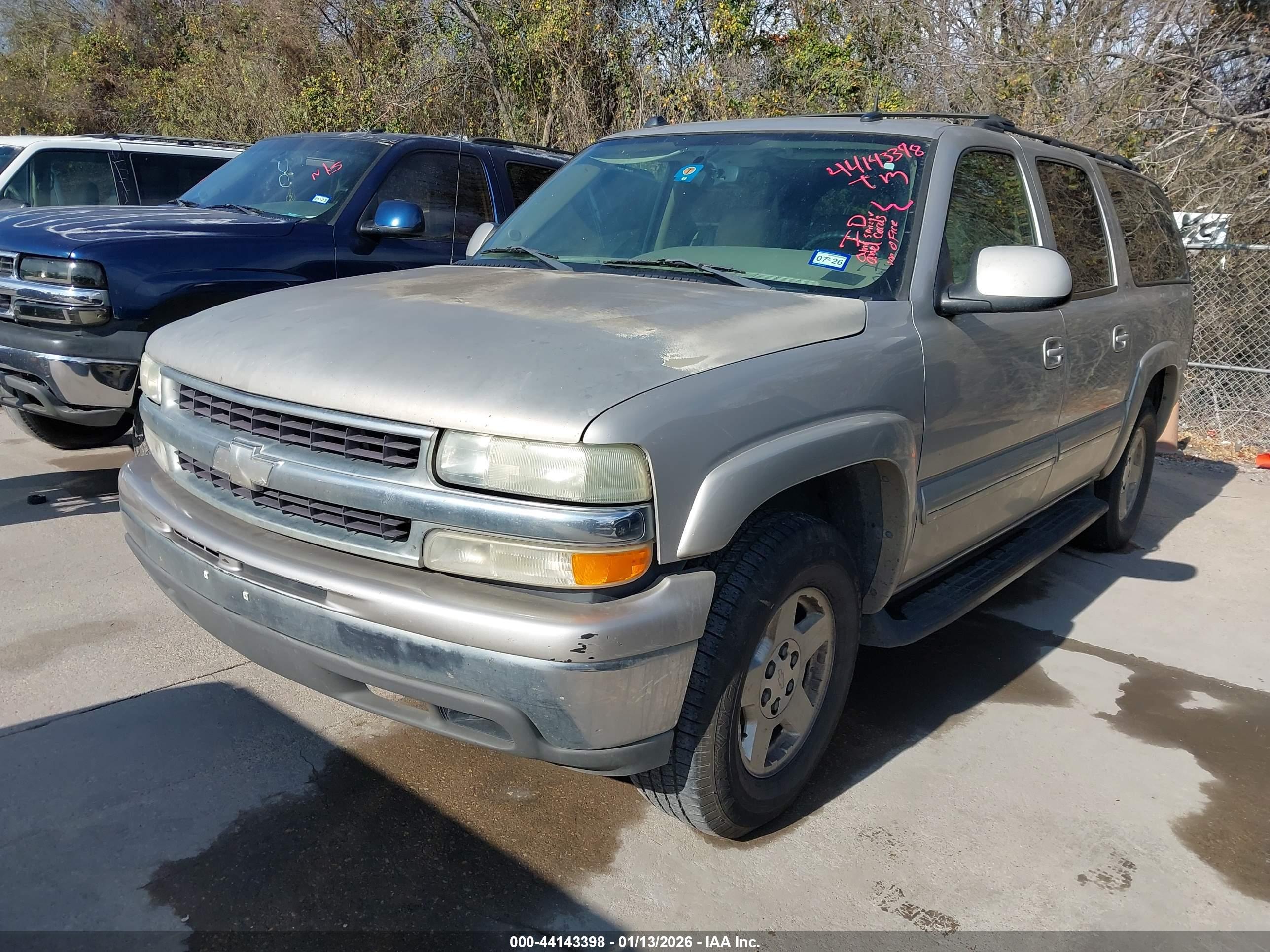 CHEVROLET SUBURBAN image 2