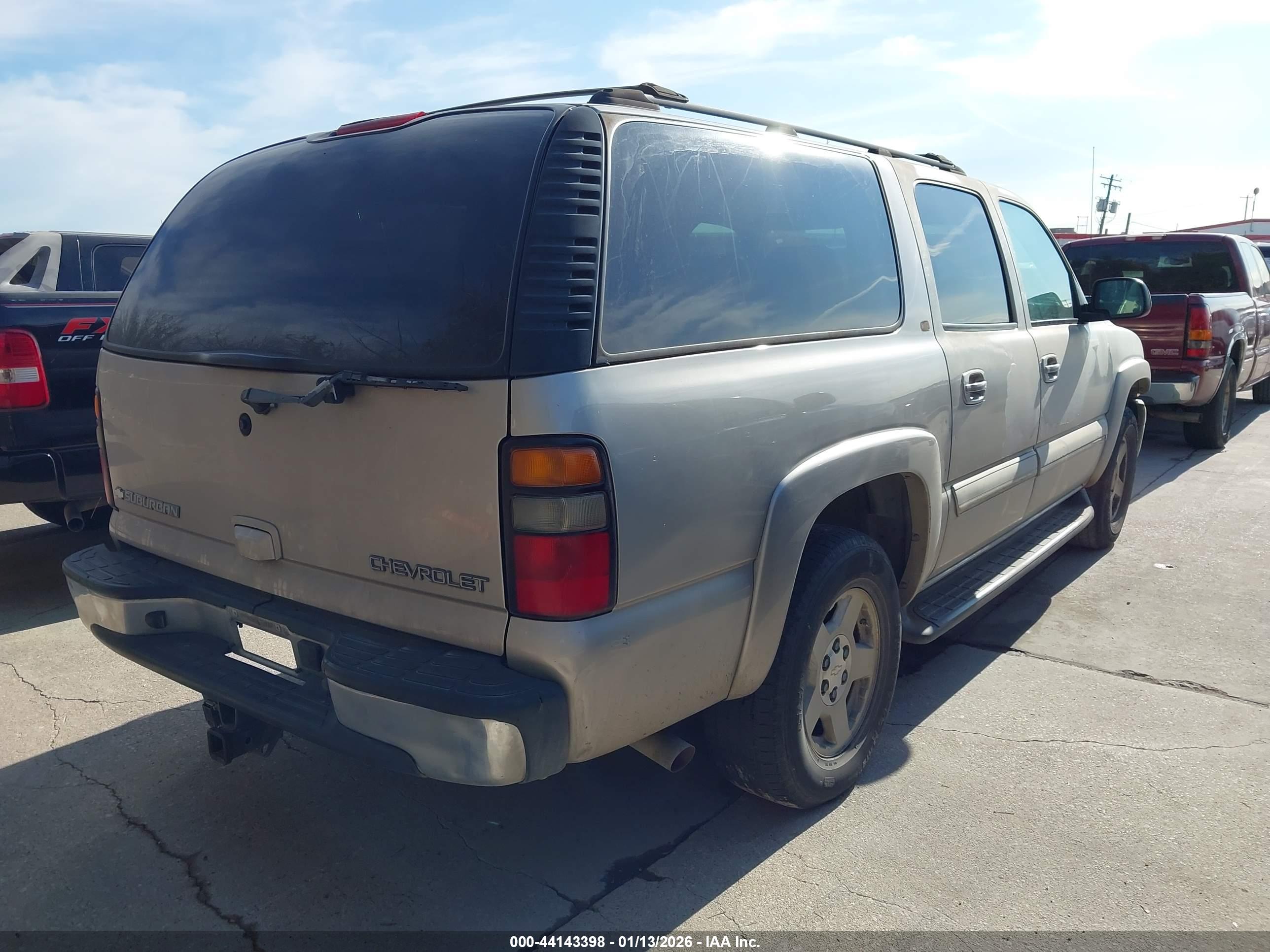 CHEVROLET SUBURBAN image 4